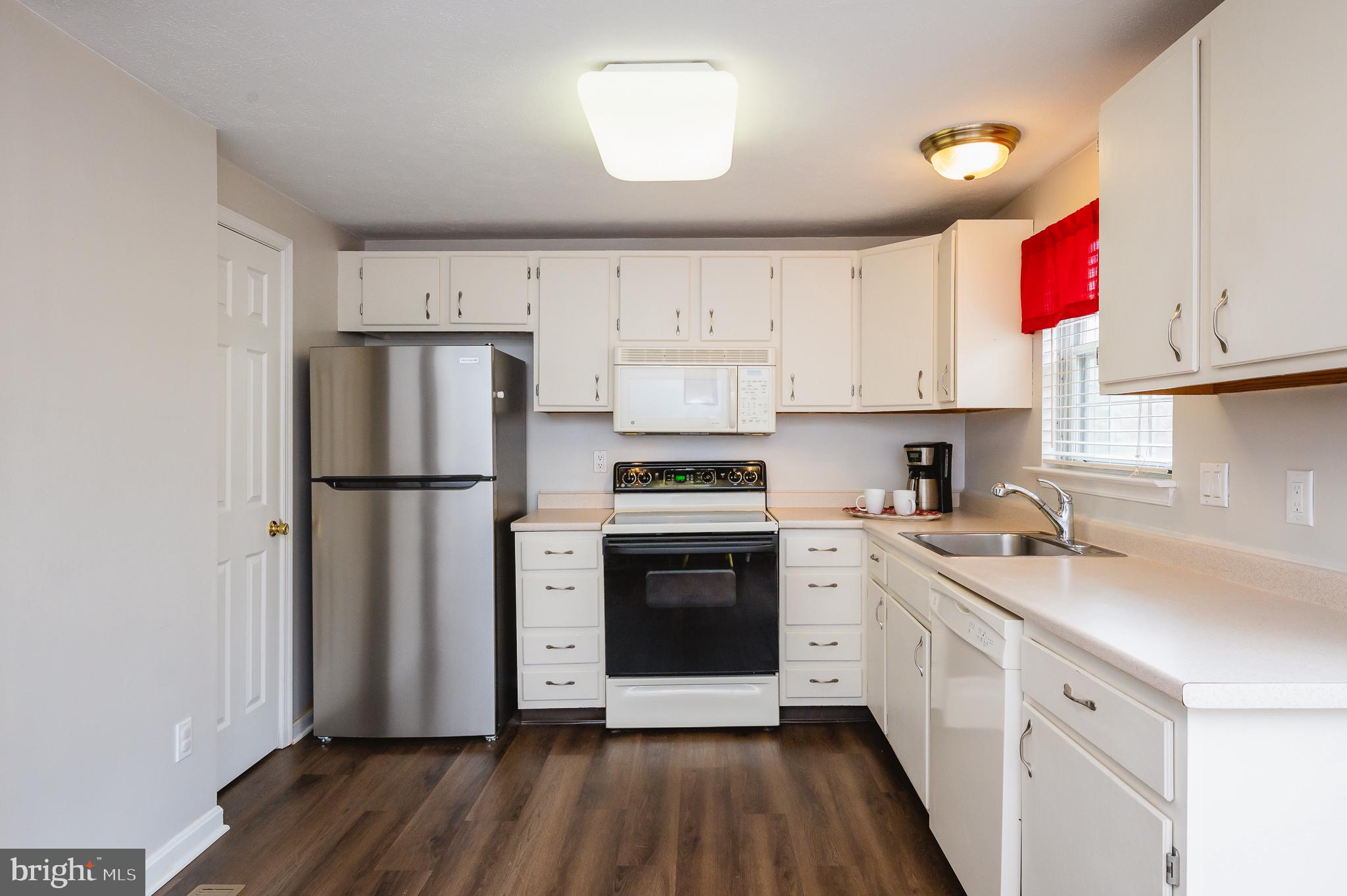 LAUREL VALLEY - Residential