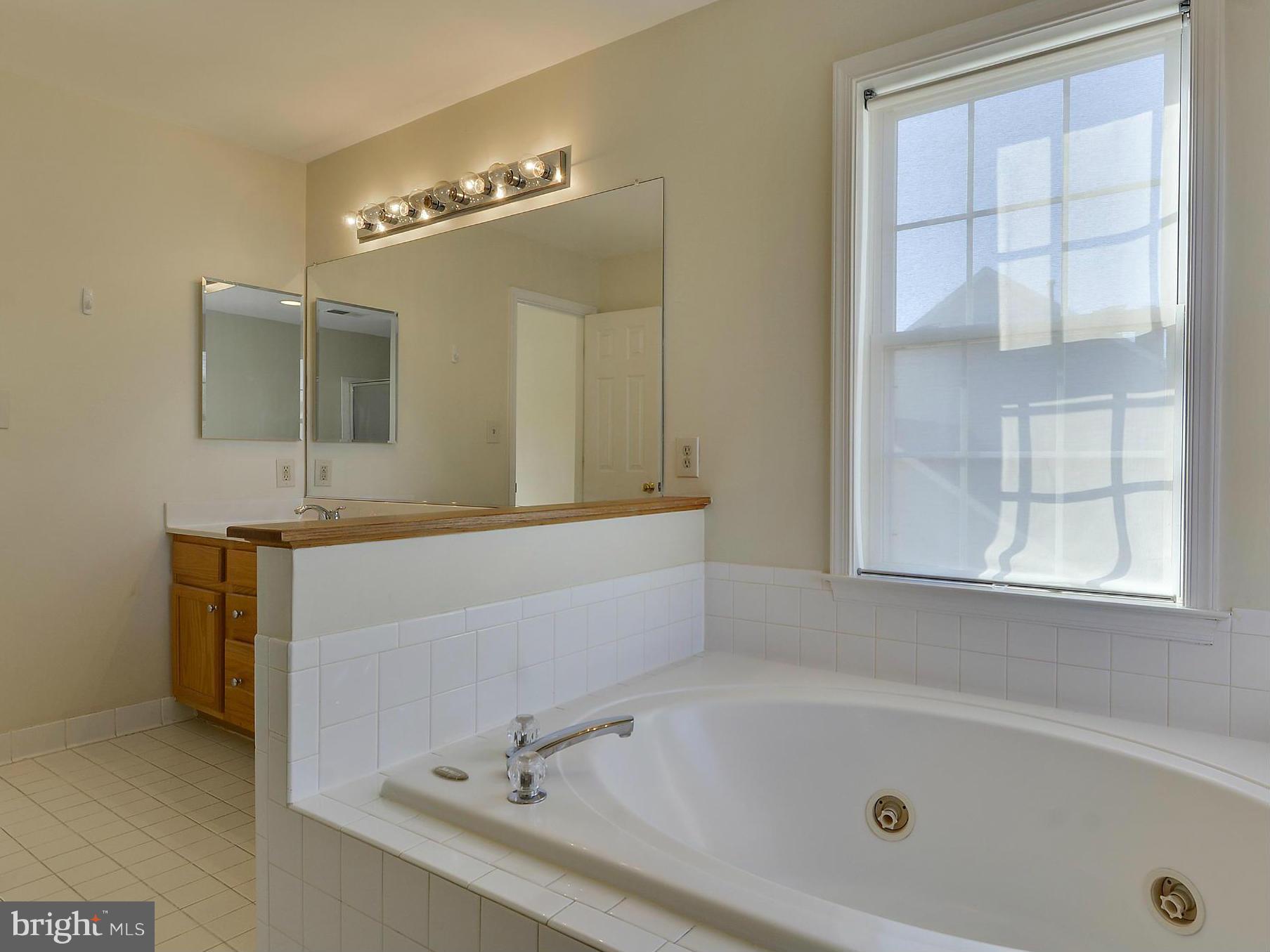 HOLLAND COURT - Residential Lease