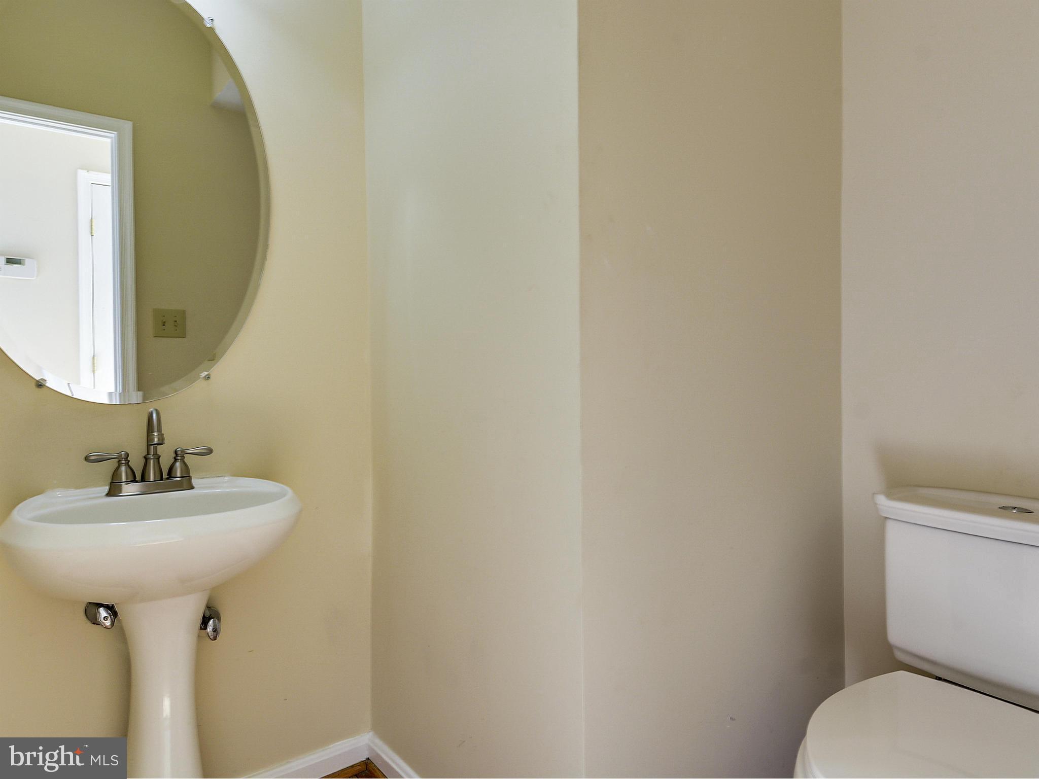 HOLLAND COURT - Residential Lease