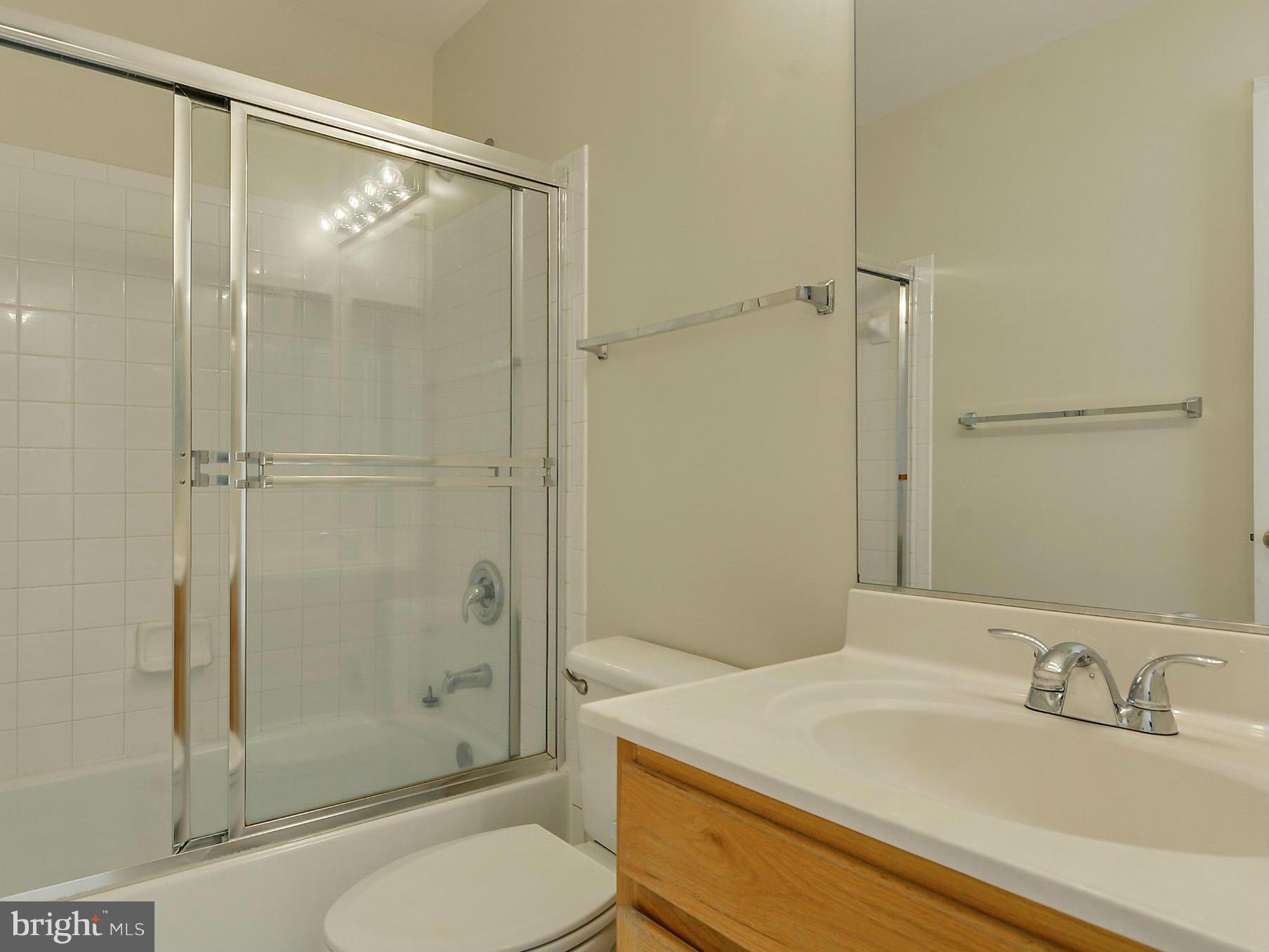 HOLLAND COURT - Residential Lease