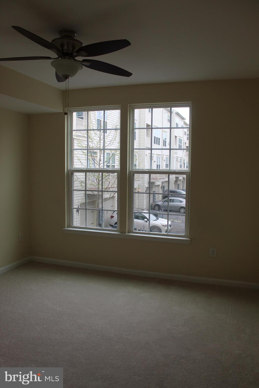 GREENBELT STATION - Residential