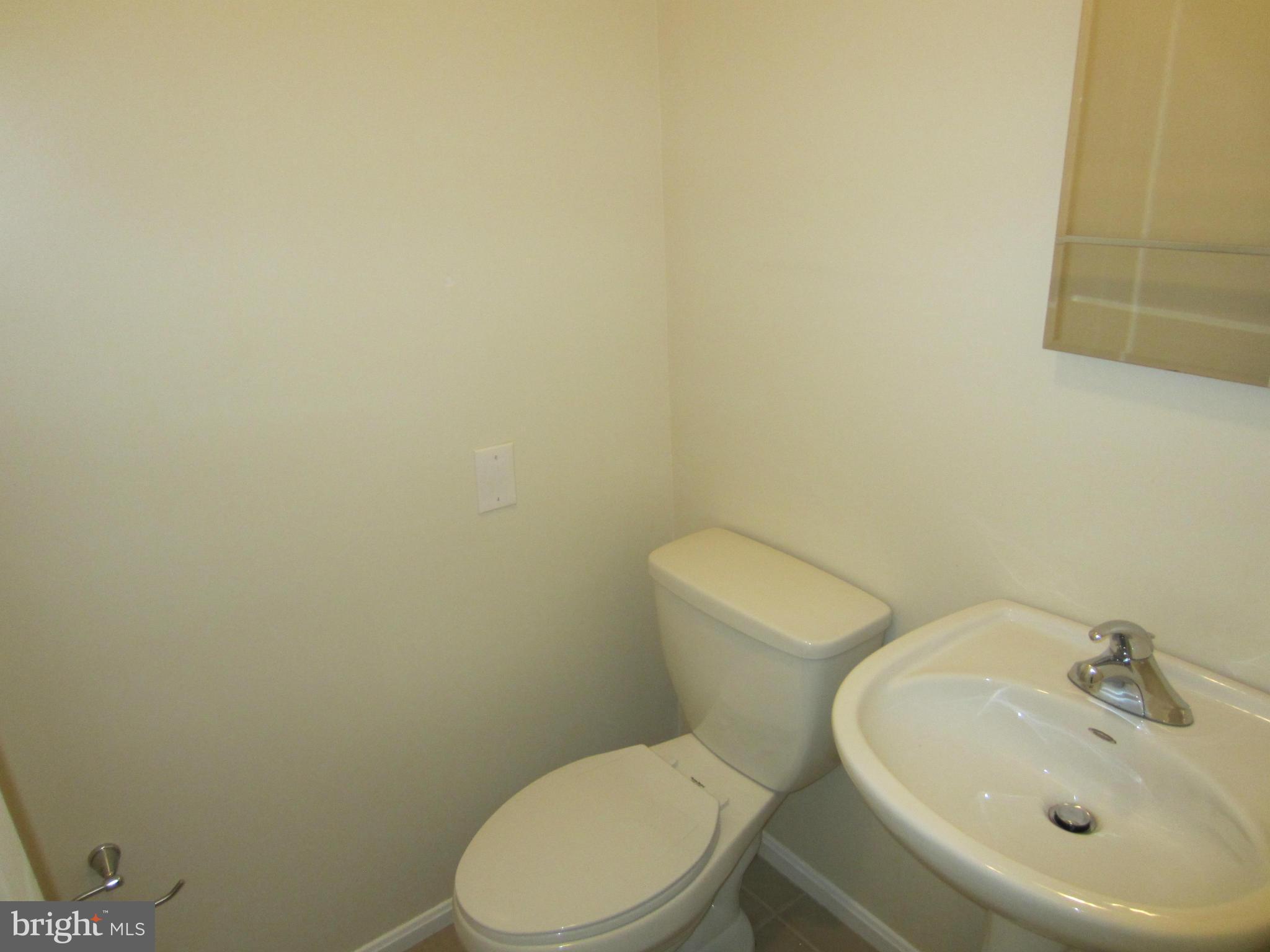 NORTON SQUARE - Residential Lease