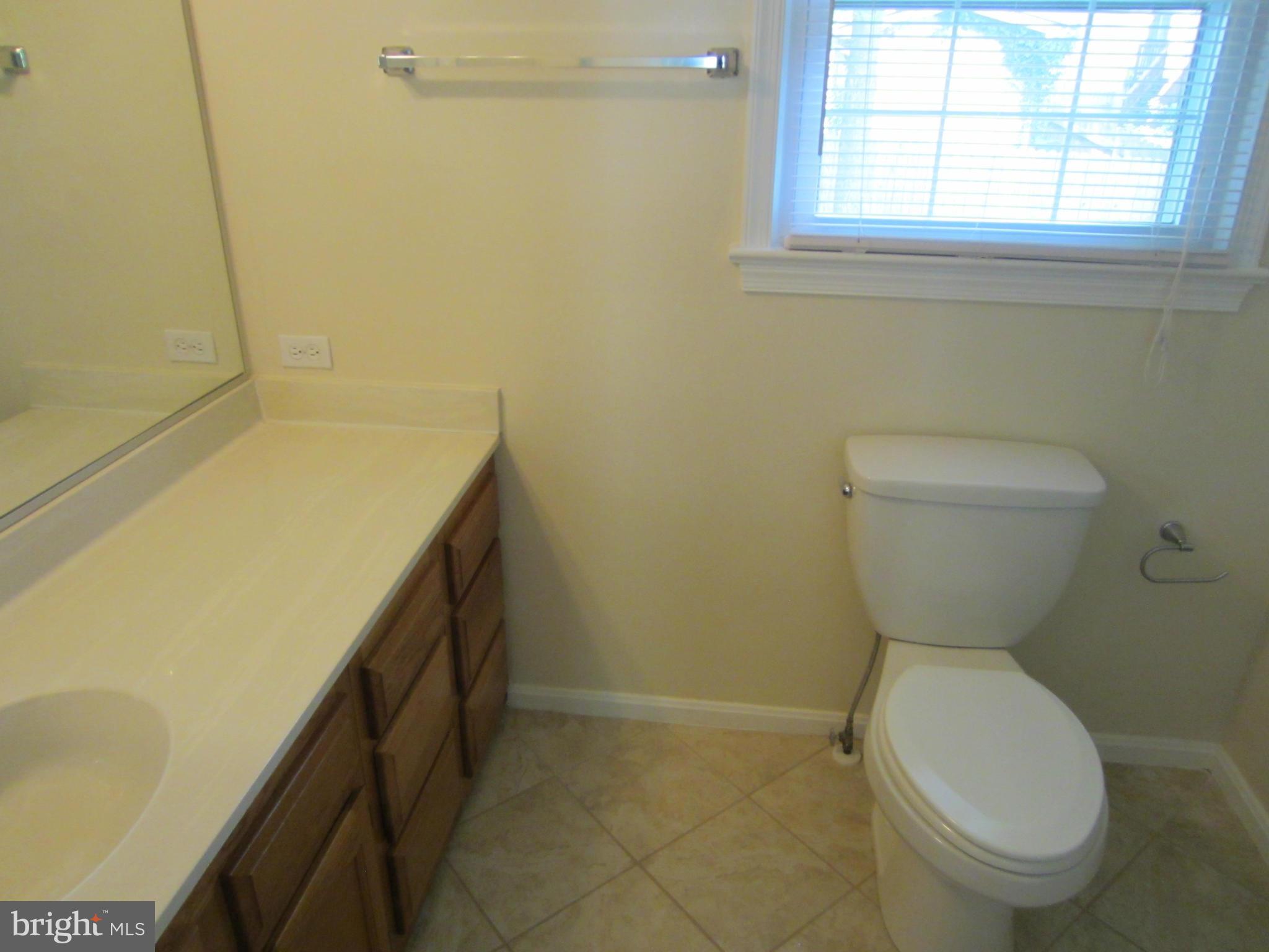 NORTON SQUARE - Residential Lease