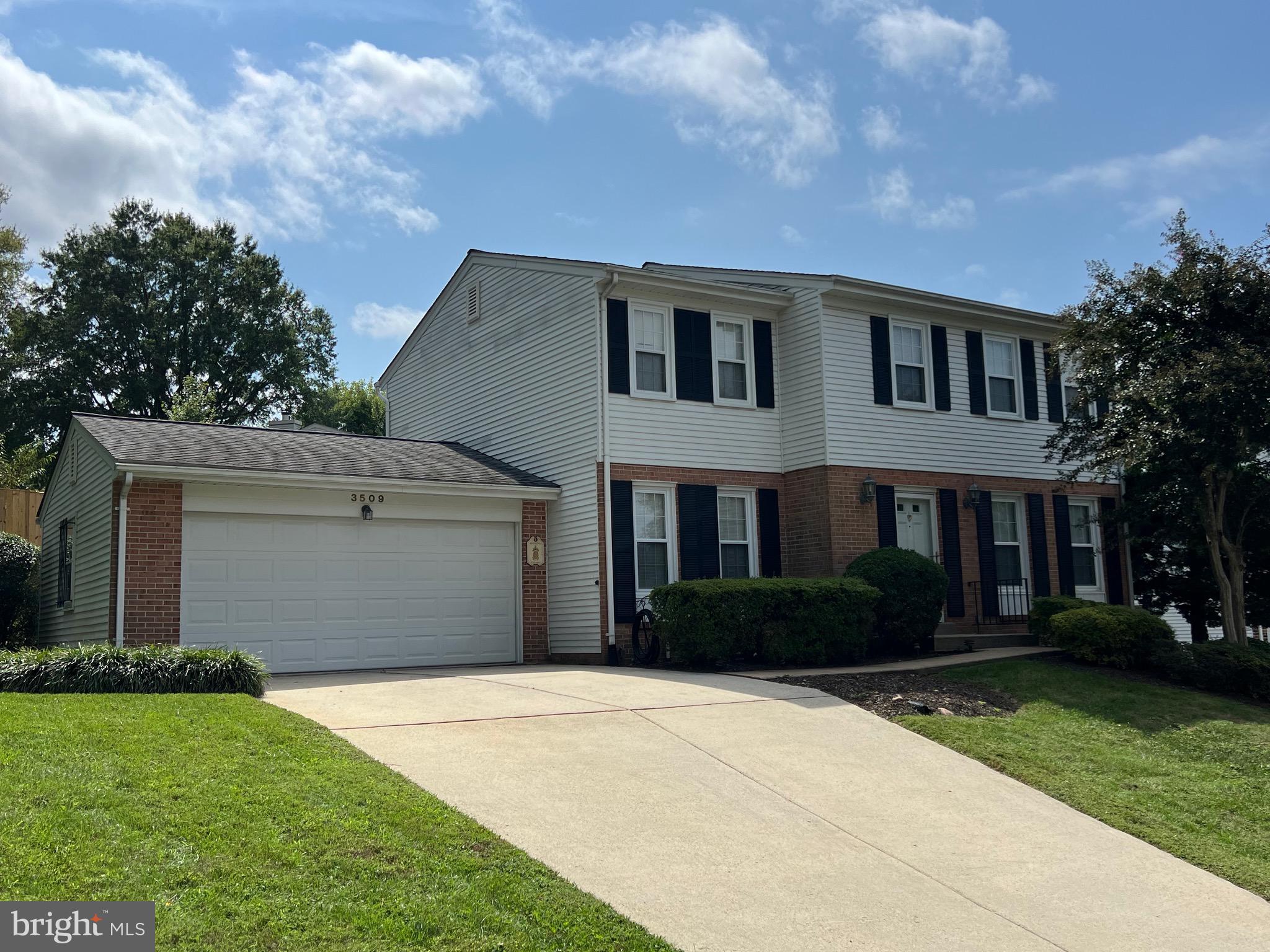 NORTON SQUARE - Residential Lease