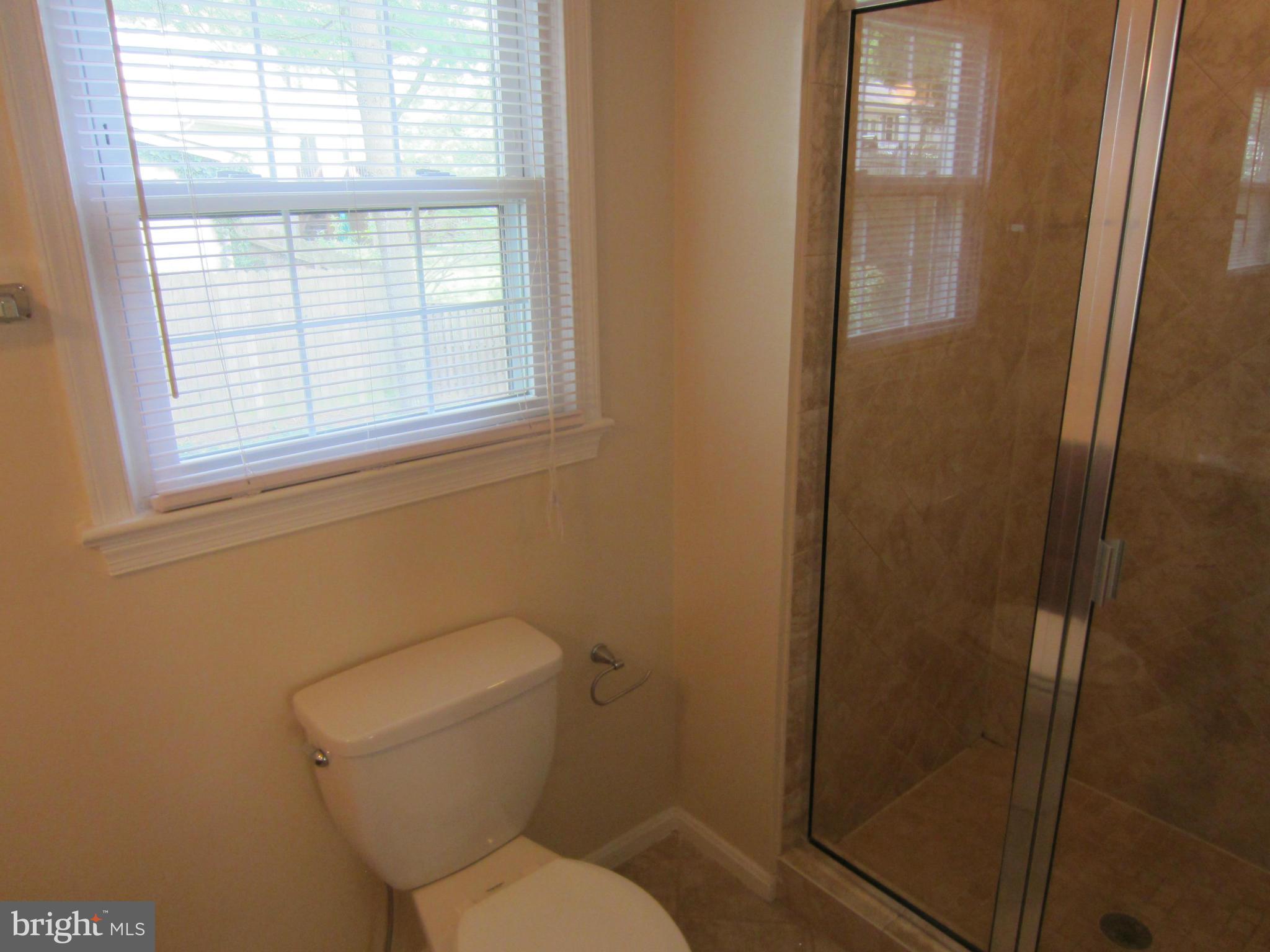 NORTON SQUARE - Residential Lease