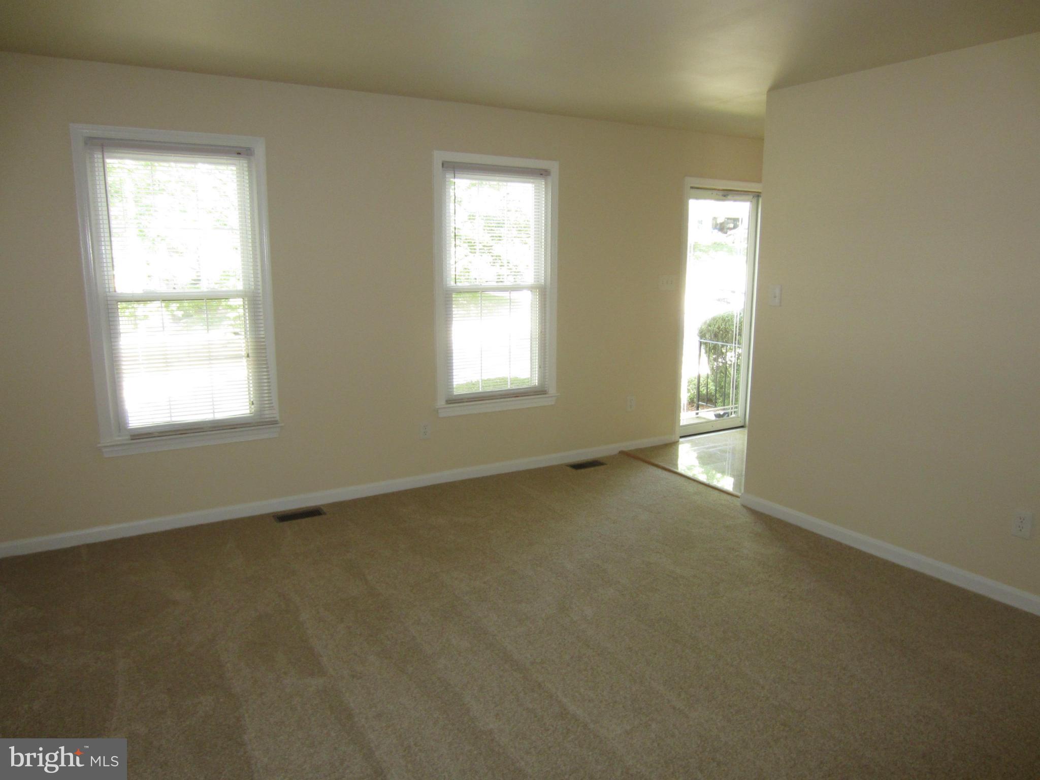 NORTON SQUARE - Residential Lease