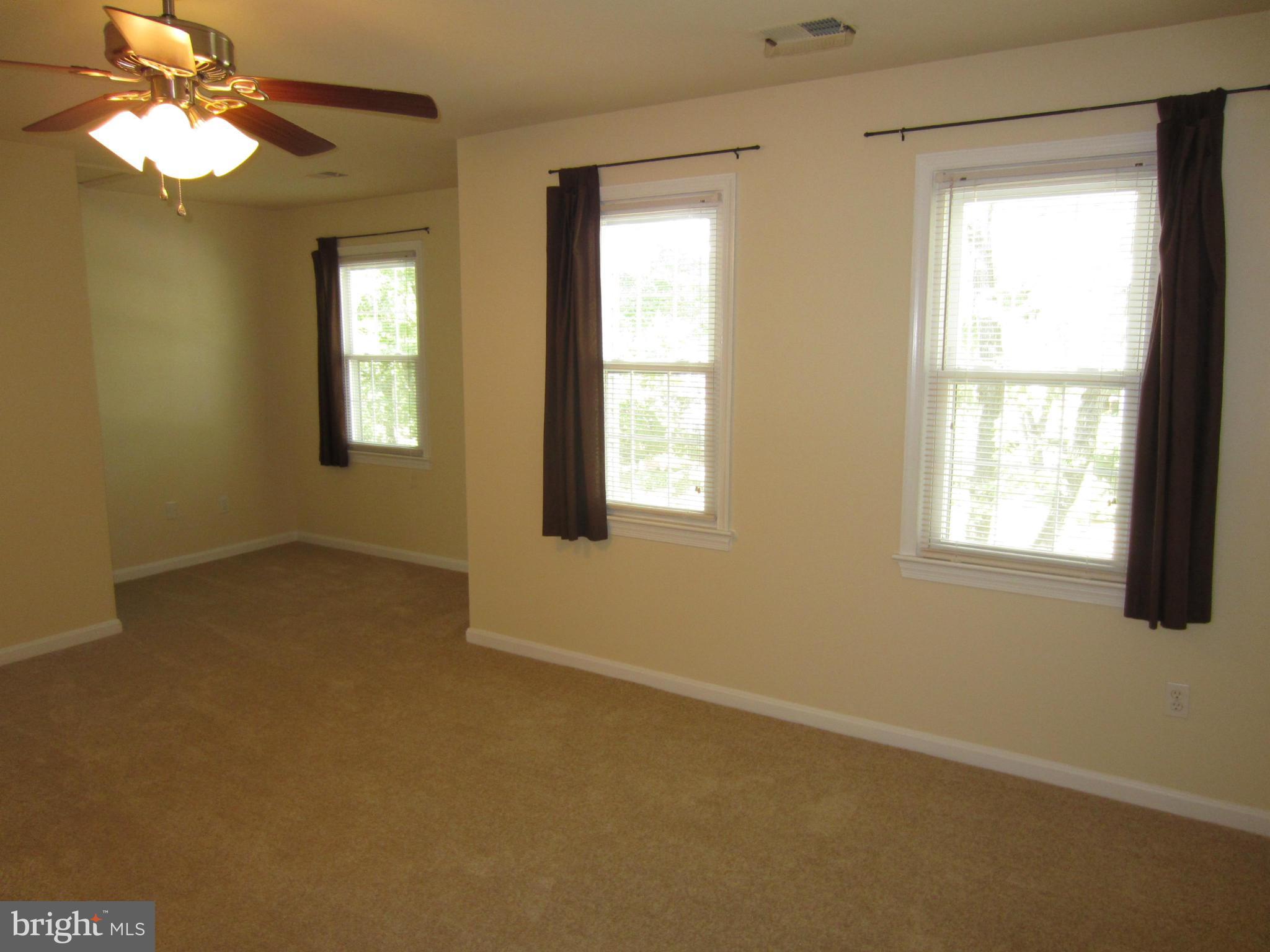 NORTON SQUARE - Residential Lease