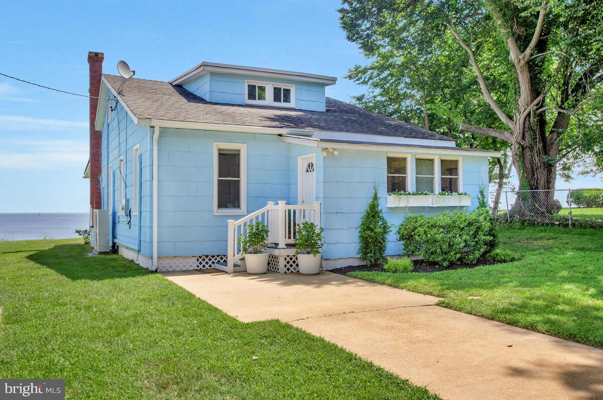 305 BAY FRONT DRIVE