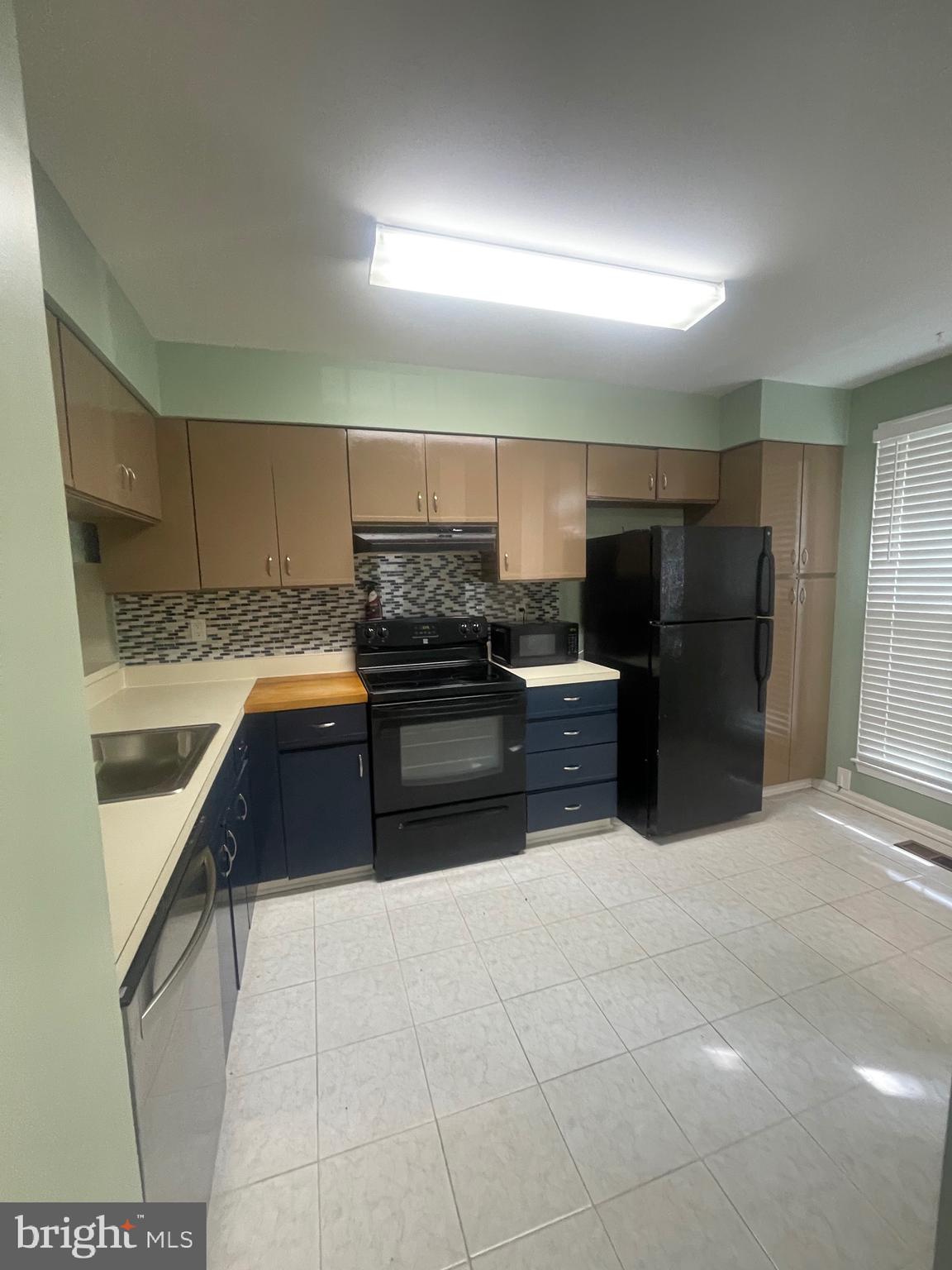 3801 WATER DROP COURT