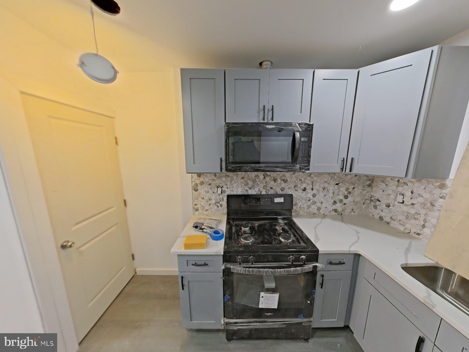 2517 N CORLIES