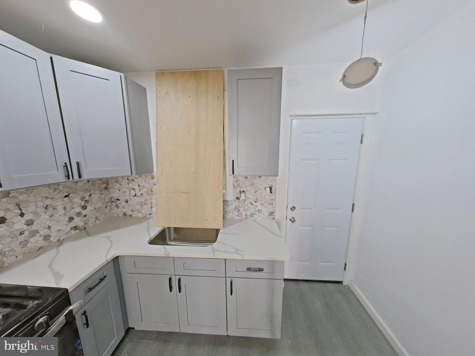 2517 N CORLIES