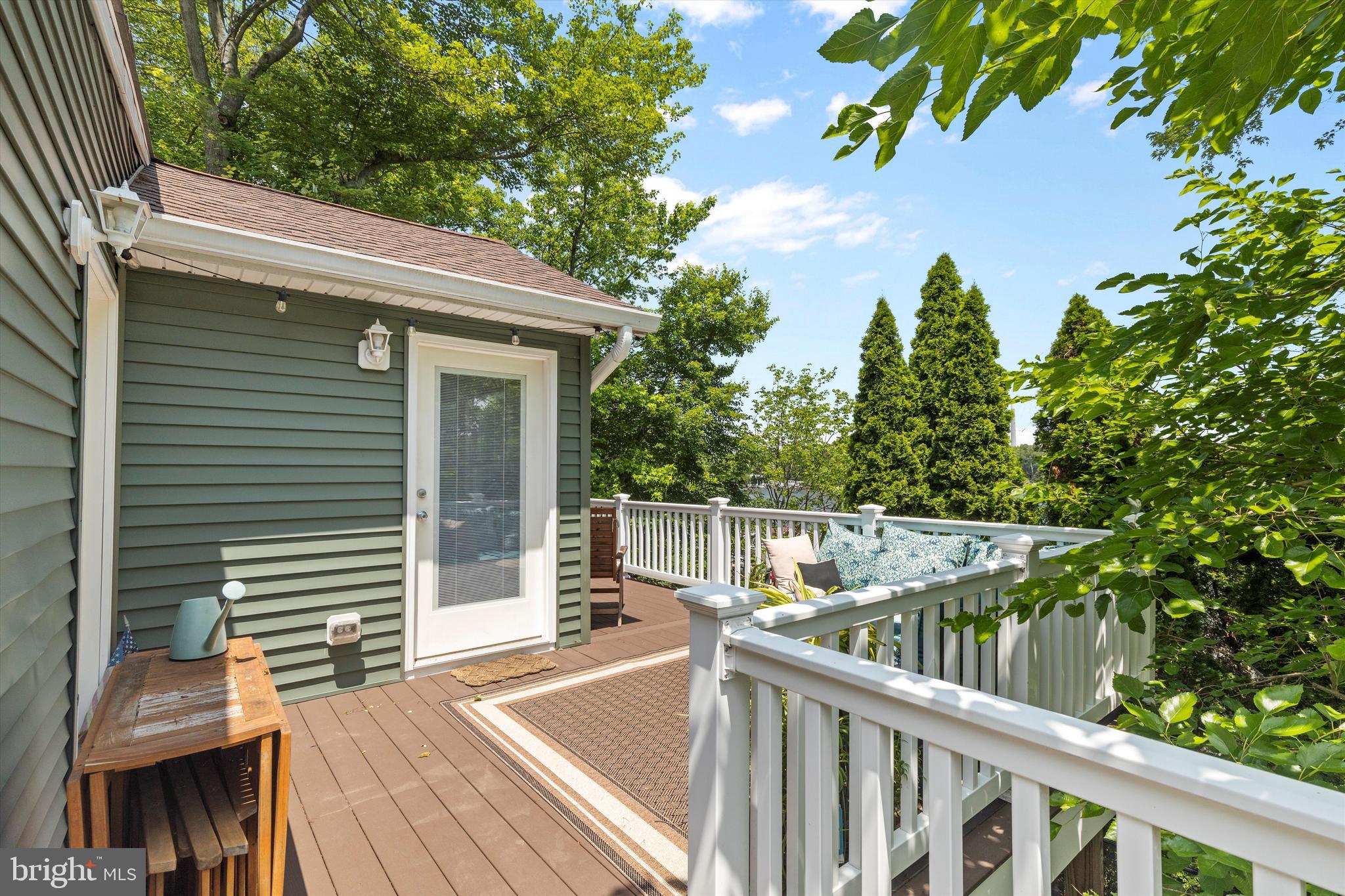 ALTOONA BEACH - Residential