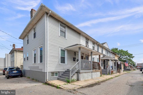 Townhouse For Sale - 4113 Grace Court<br/> BALTIMORE, MD 21226