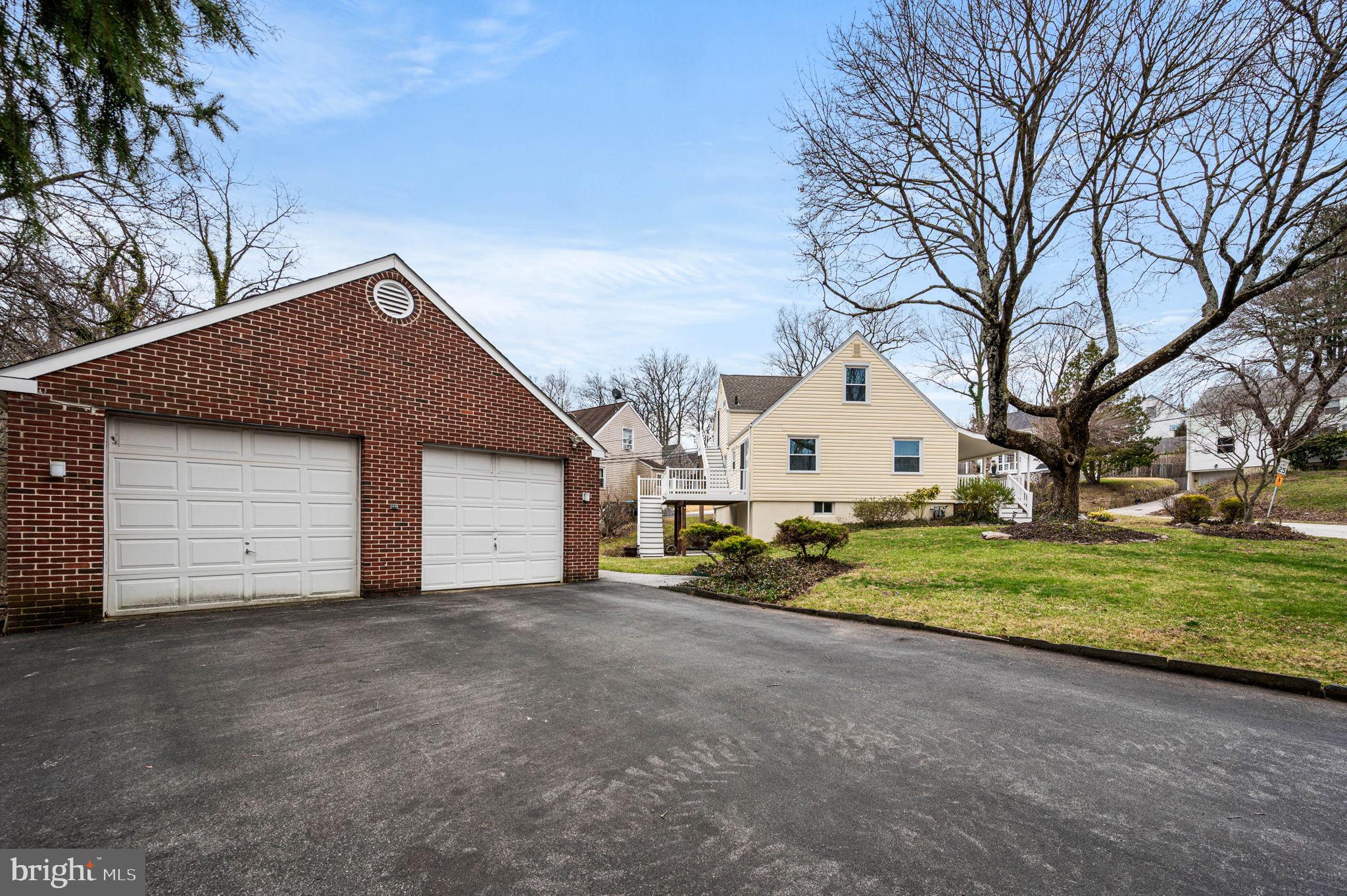 BERWYN VILLAGE - Residential