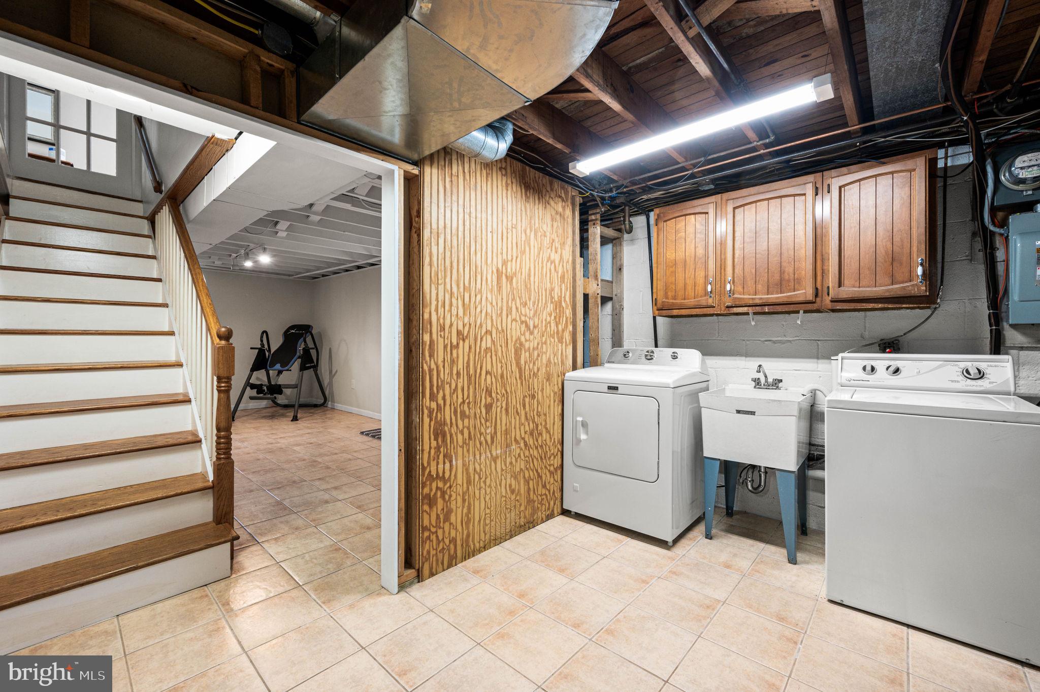 BERWYN VILLAGE - Residential