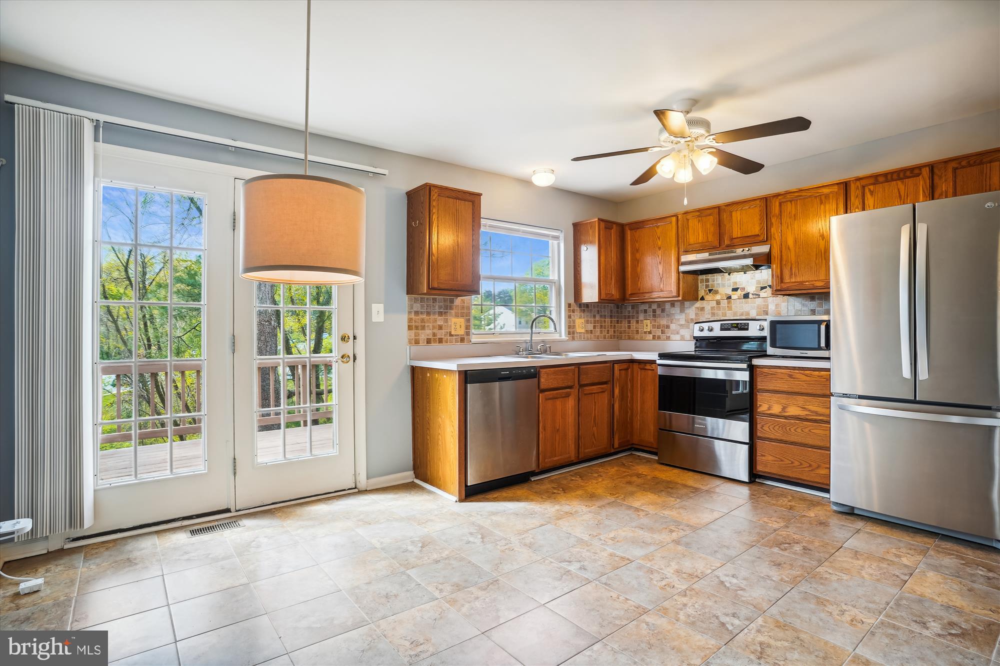 DEVILS REACH CONDOS - Residential