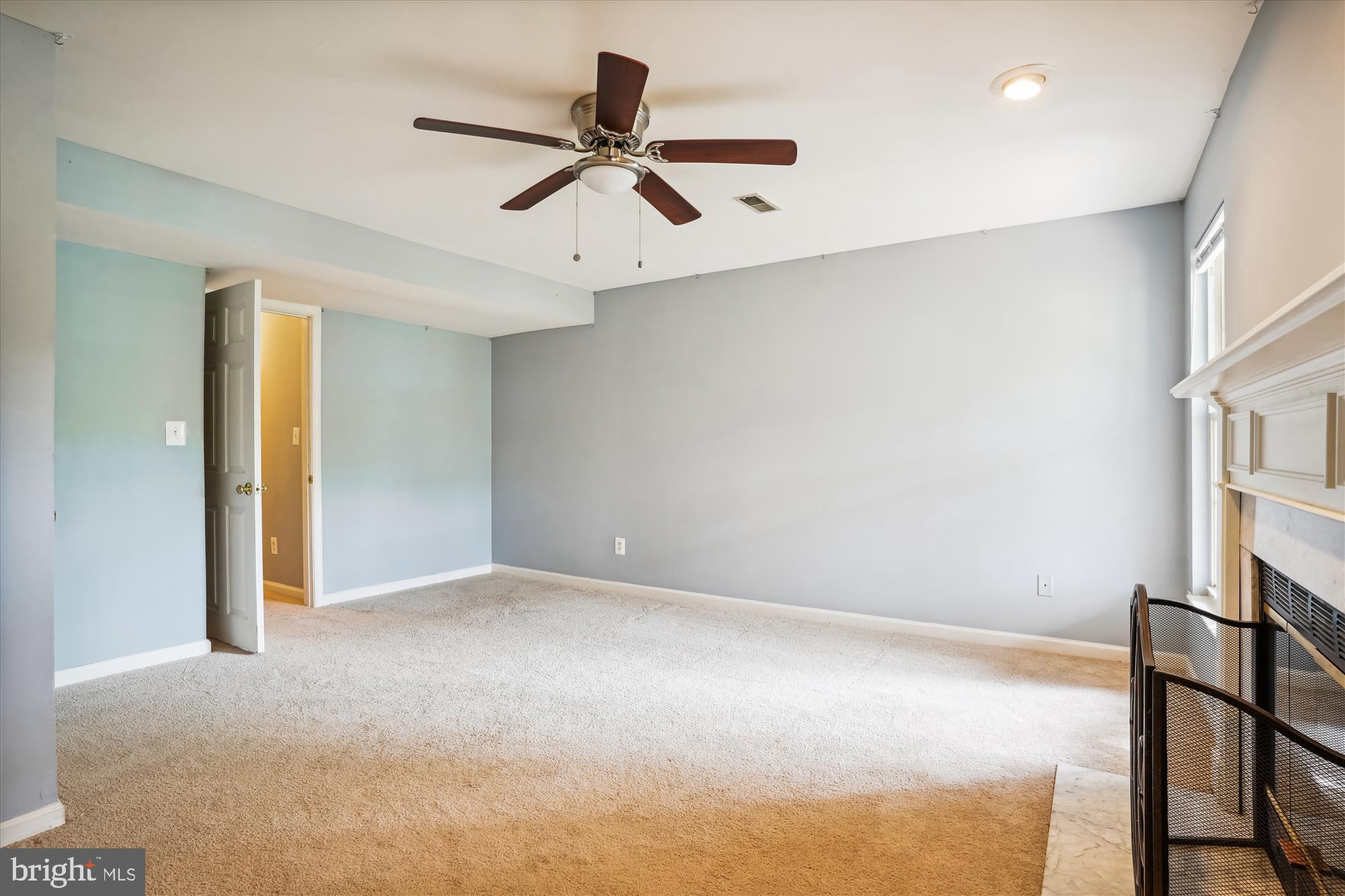 DEVILS REACH CONDOS - Residential