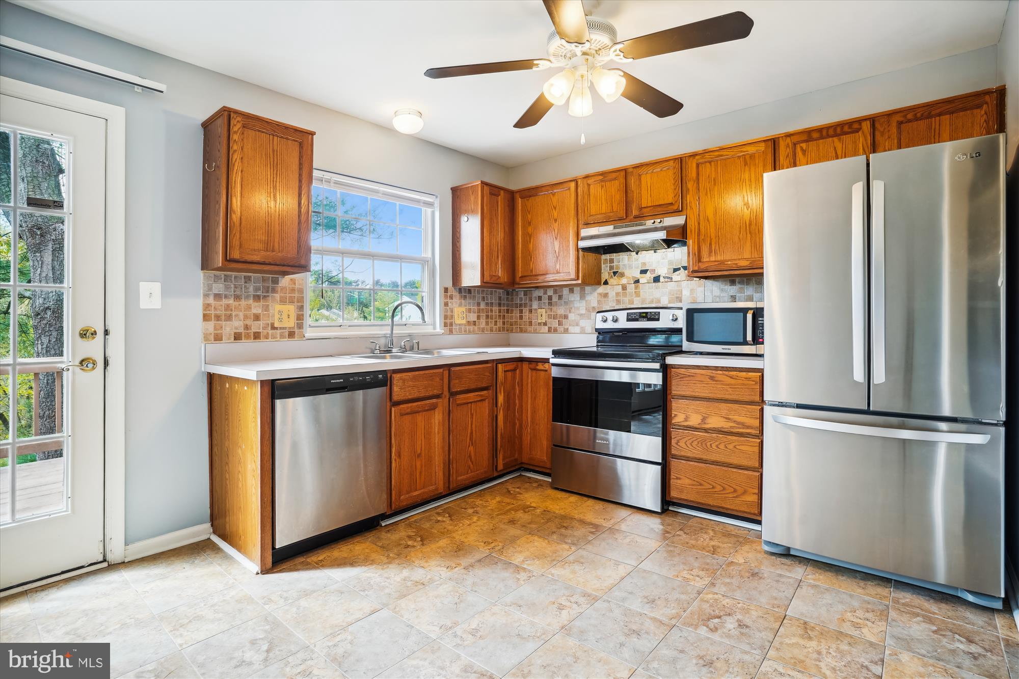 DEVILS REACH CONDOS - Residential