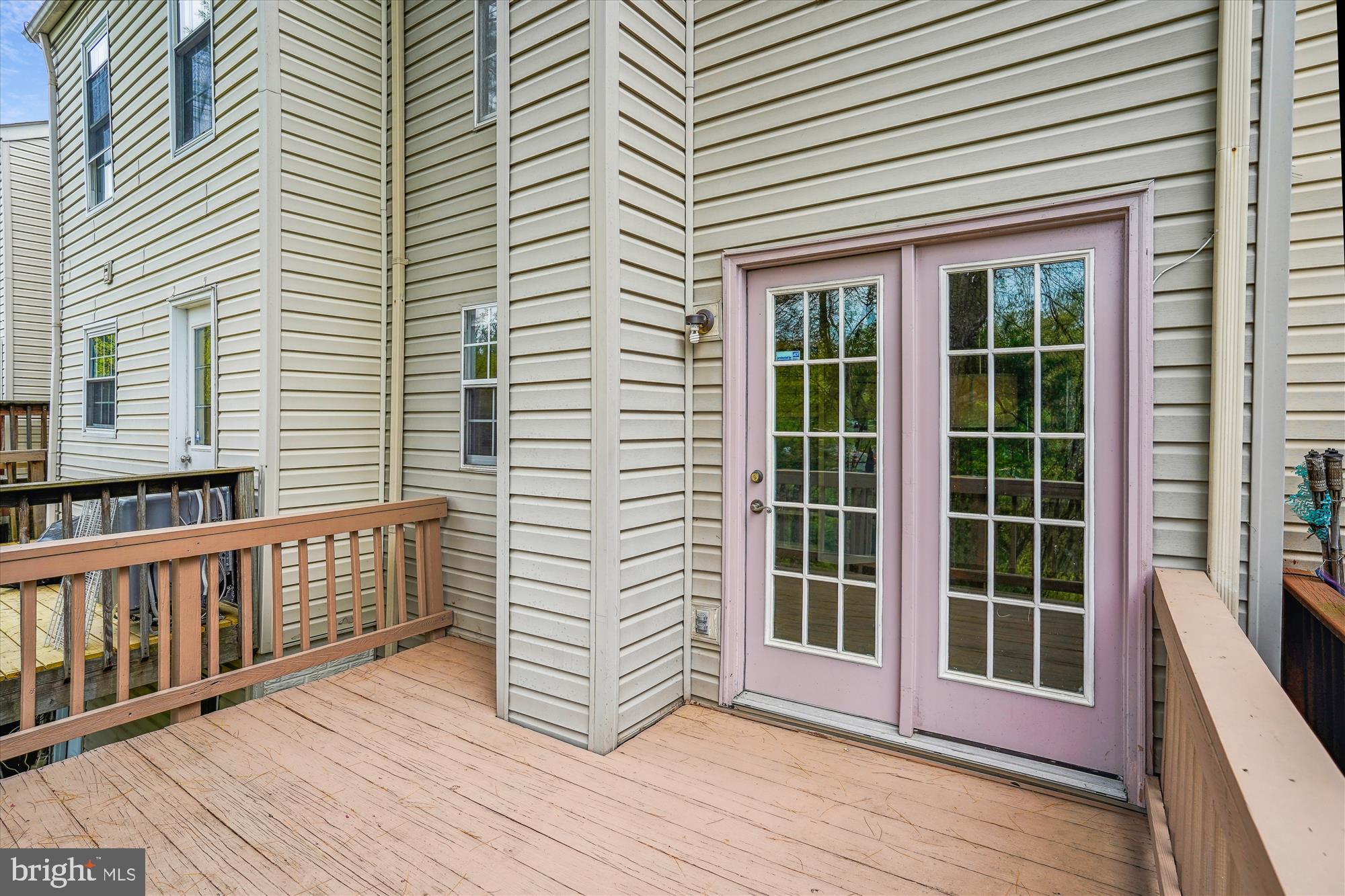 DEVILS REACH CONDOS - Residential