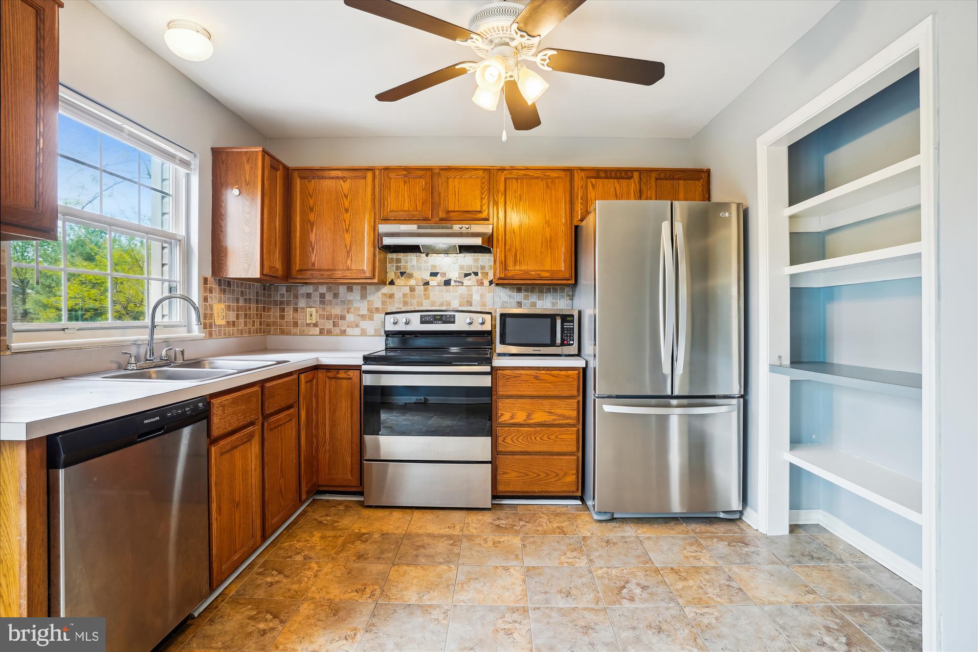 DEVILS REACH CONDOS - Residential