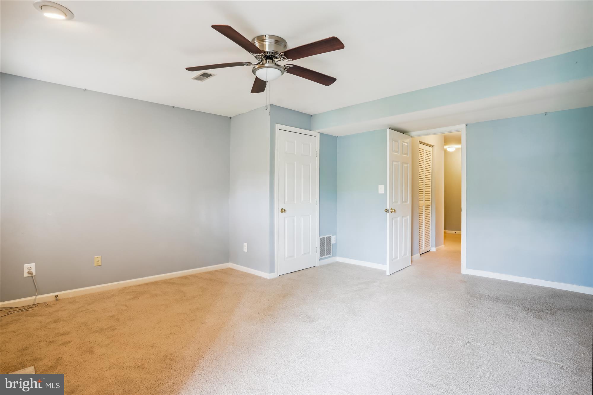 DEVILS REACH CONDOS - Residential