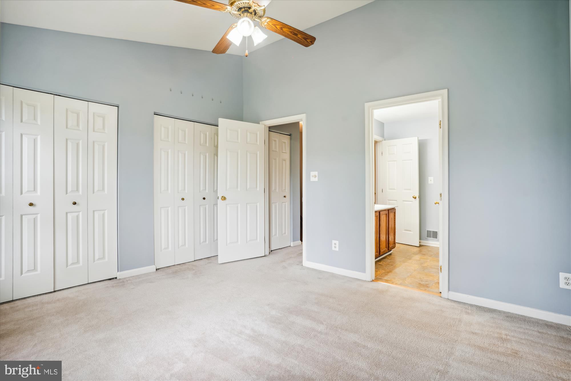 DEVILS REACH CONDOS - Residential