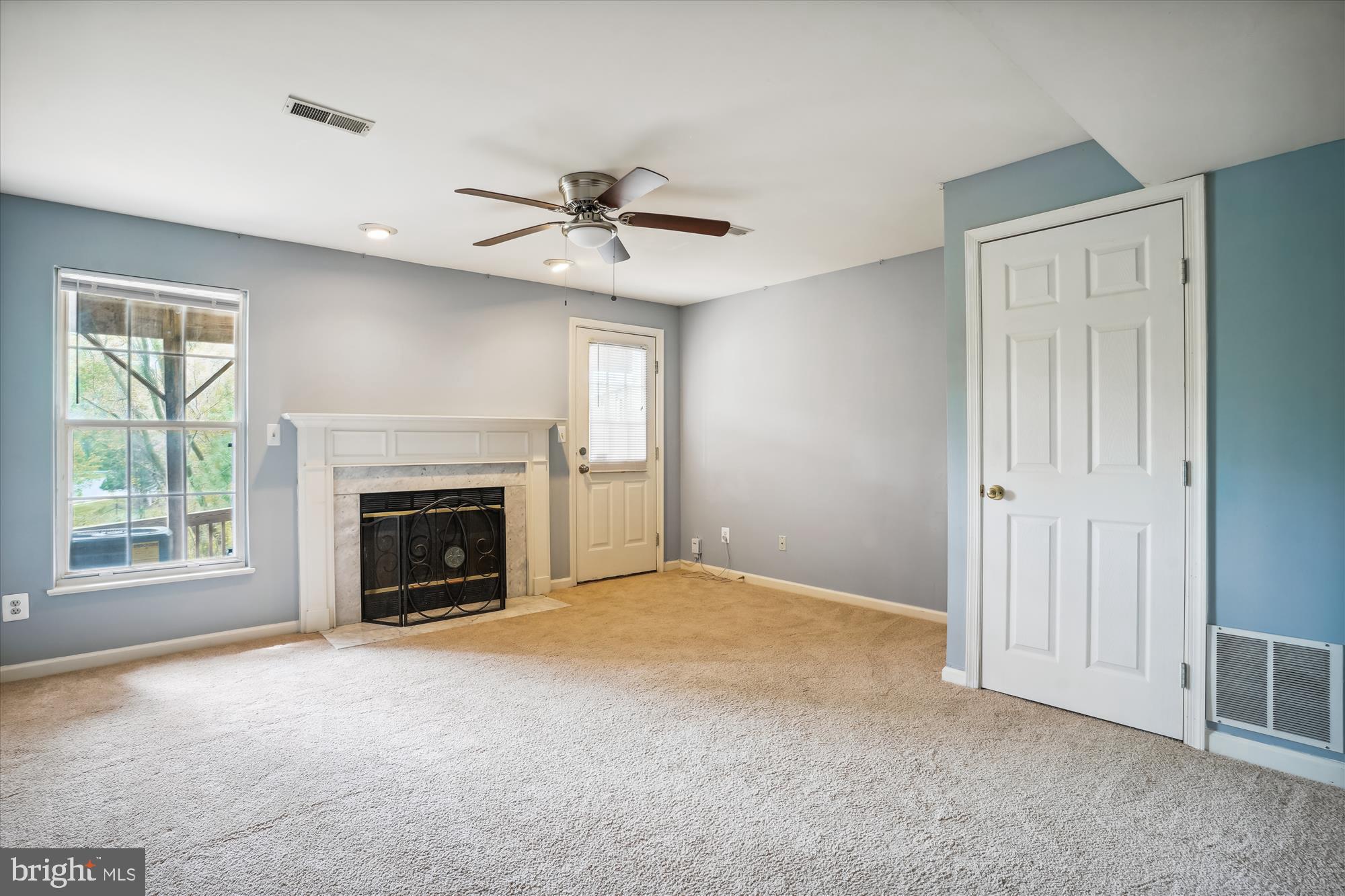 DEVILS REACH CONDOS - Residential