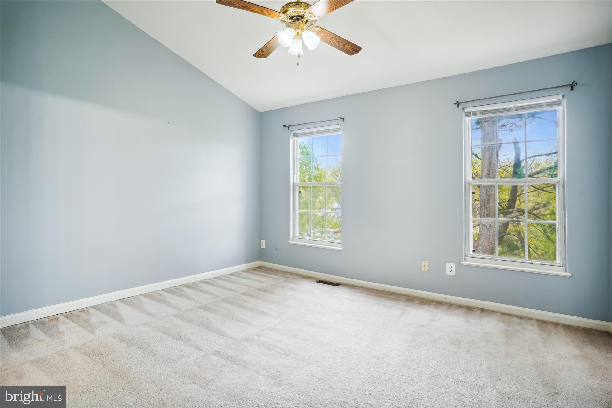 DEVILS REACH CONDOS - Residential