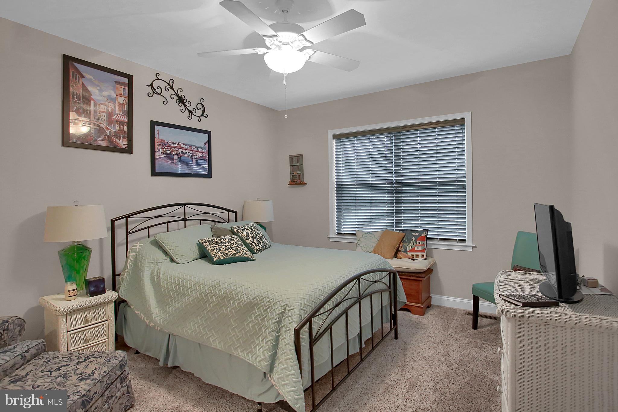 ARONDALE - Residential