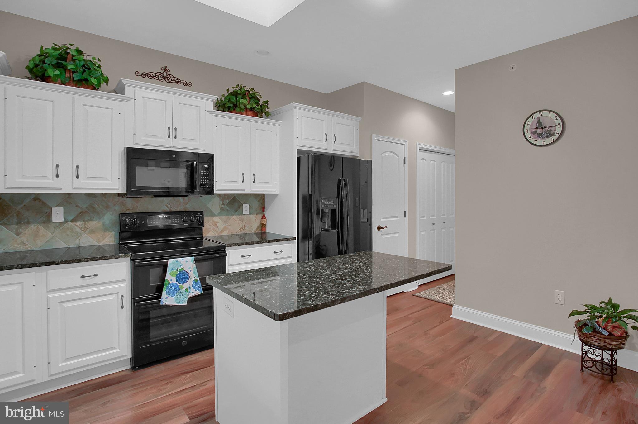 ARONDALE - Residential