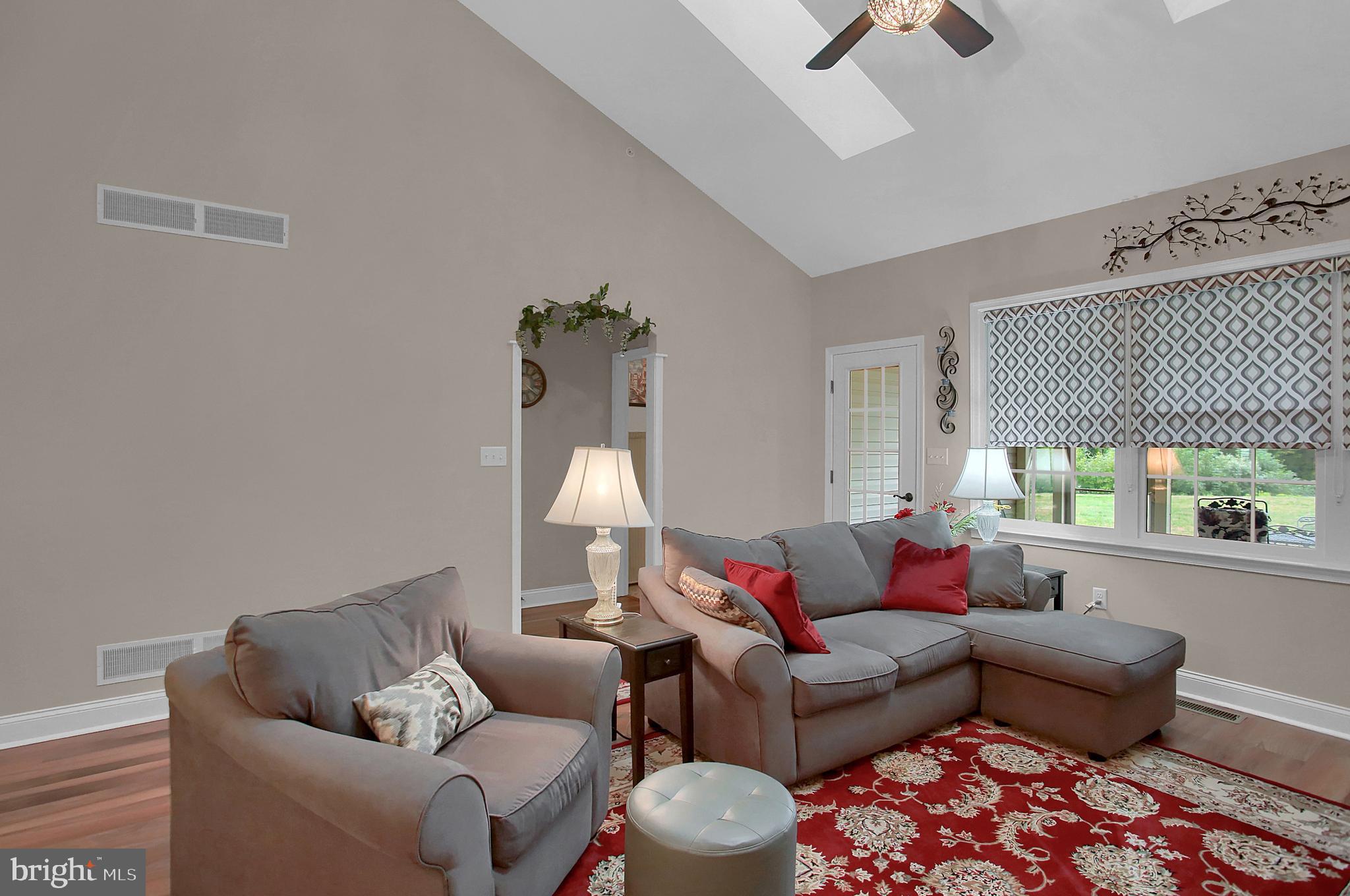 ARONDALE - Residential