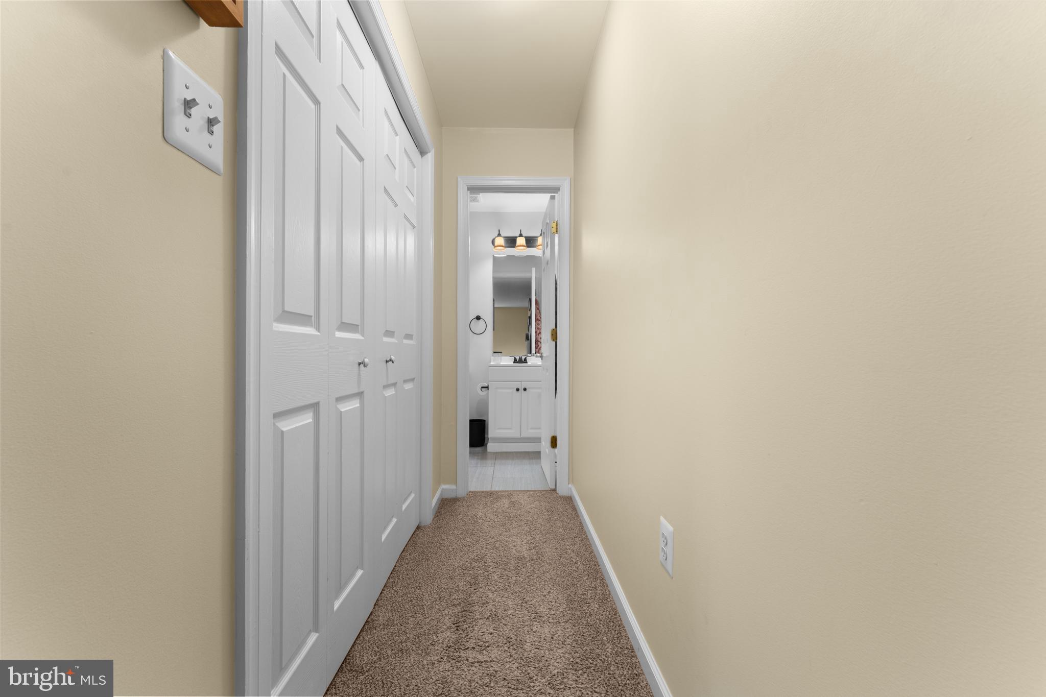 RED OAKS - Residential