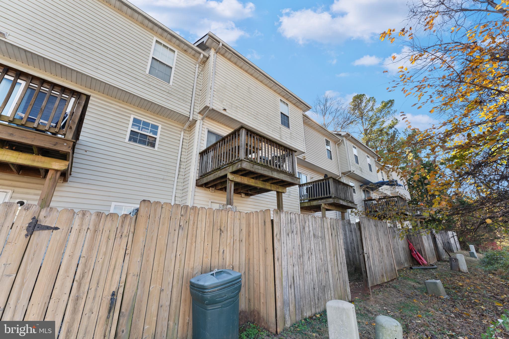 RED OAKS - Residential