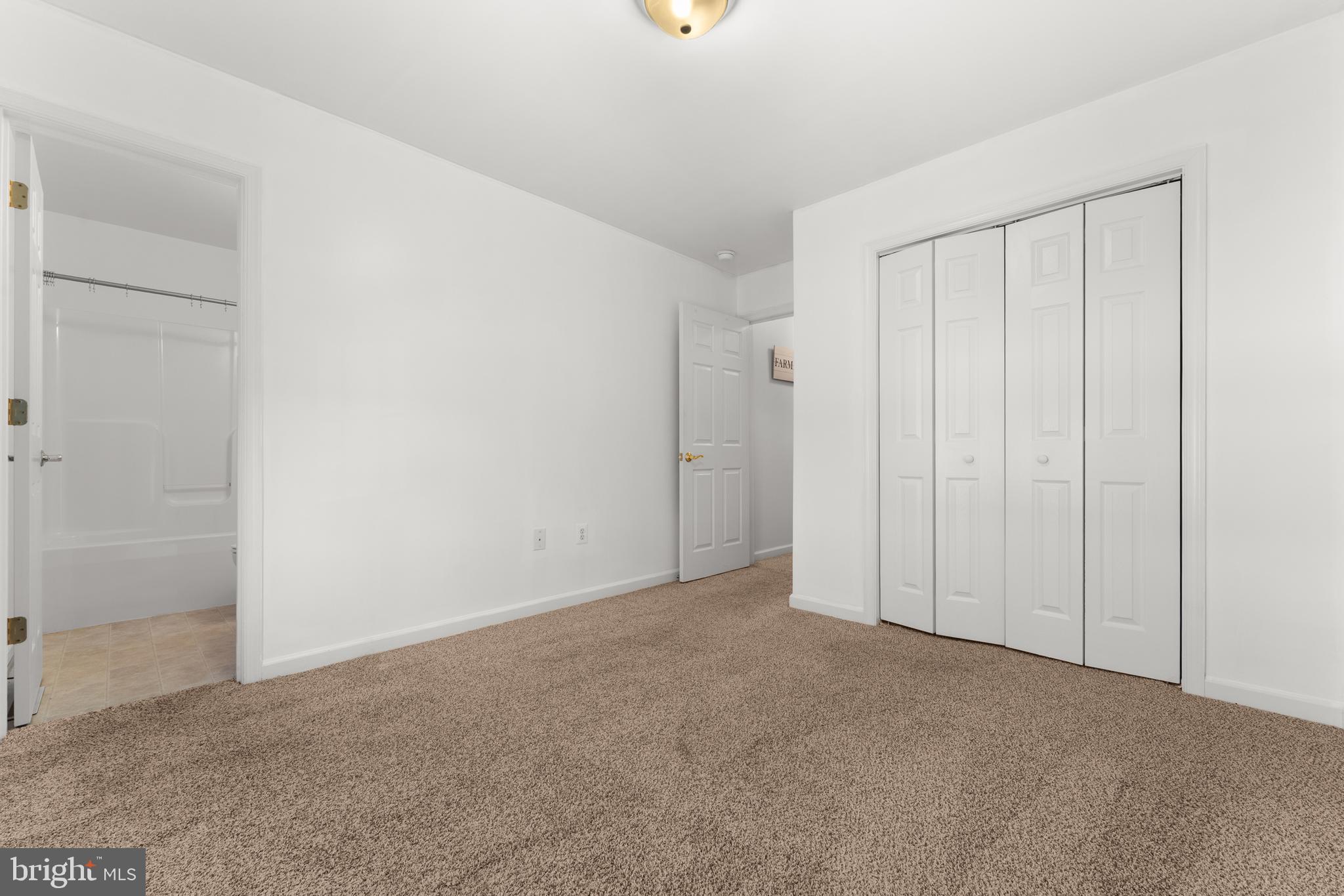 RED OAKS - Residential