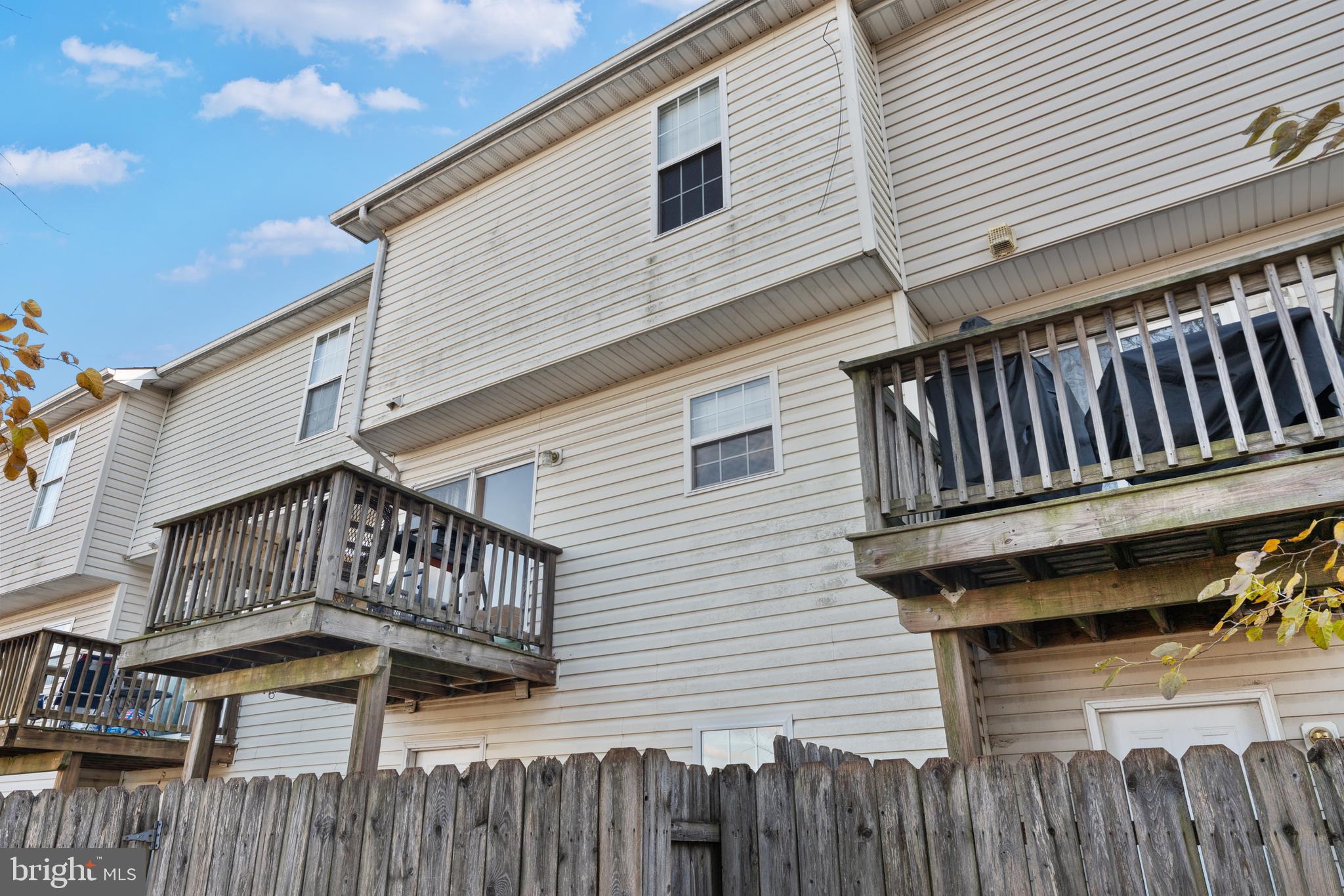 RED OAKS - Residential