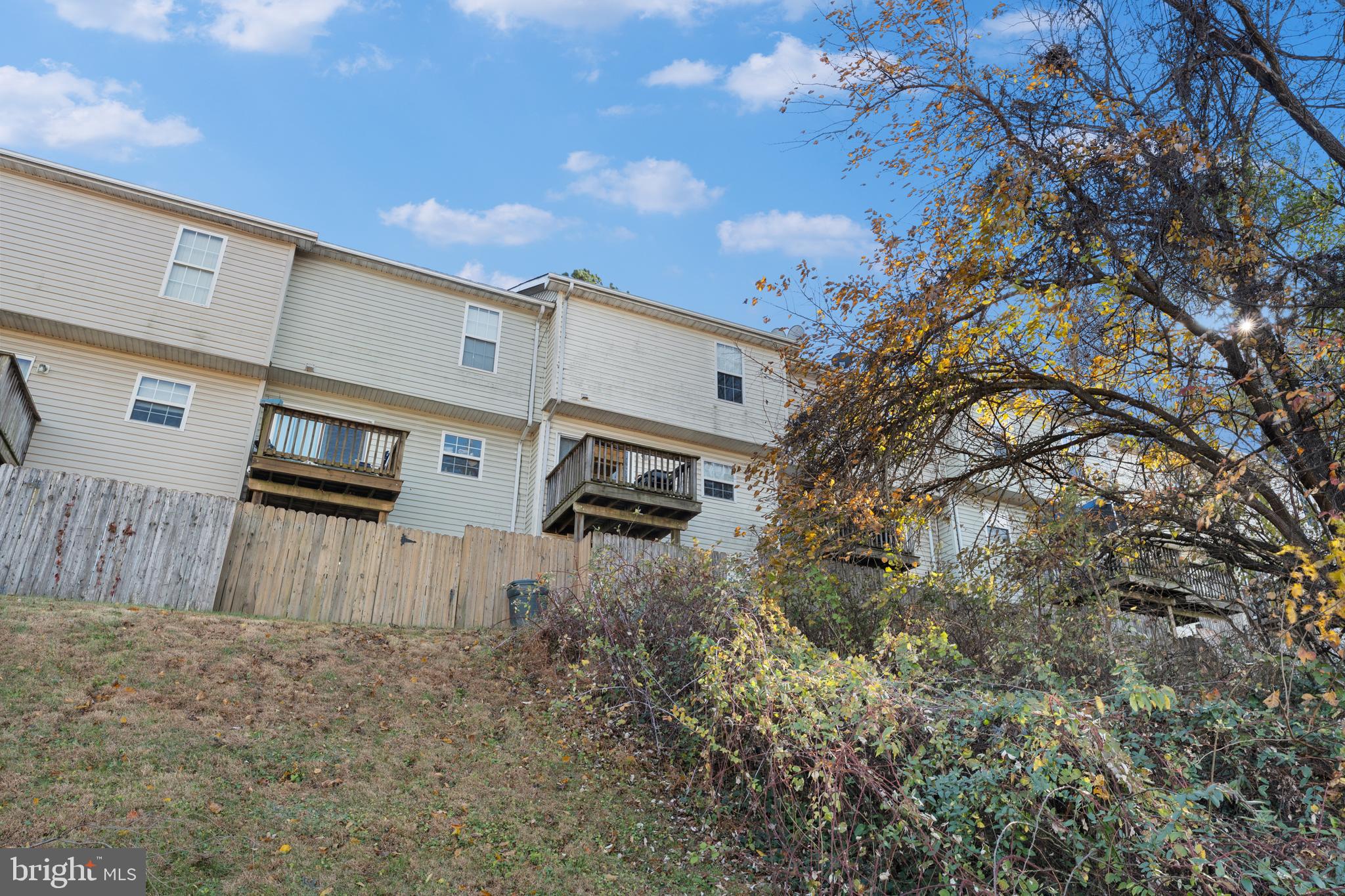 RED OAKS - Residential