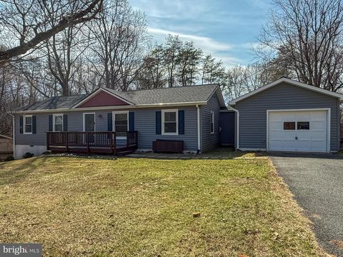 Photo of 8 Ash Lane, STAFFORD, VA 22556 (MLS # VAST2046324)