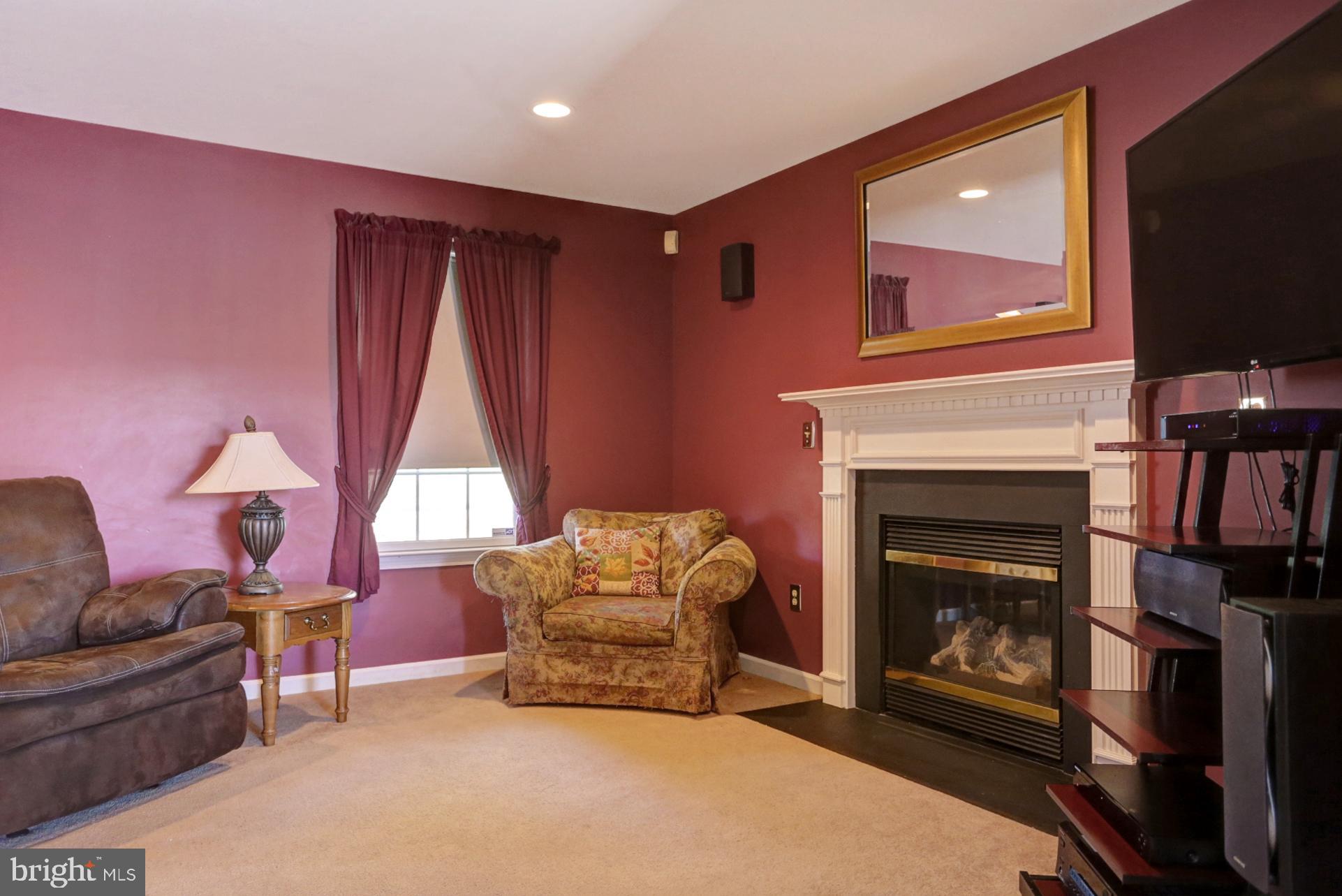 CREEKSIDE MANOR - Residential