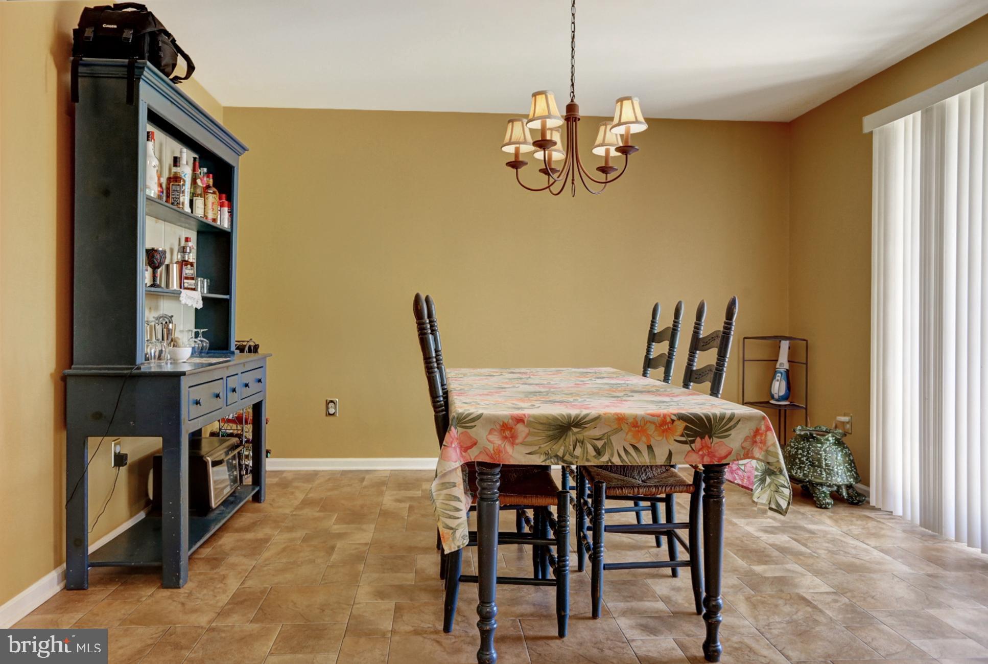 CREEKSIDE MANOR - Residential