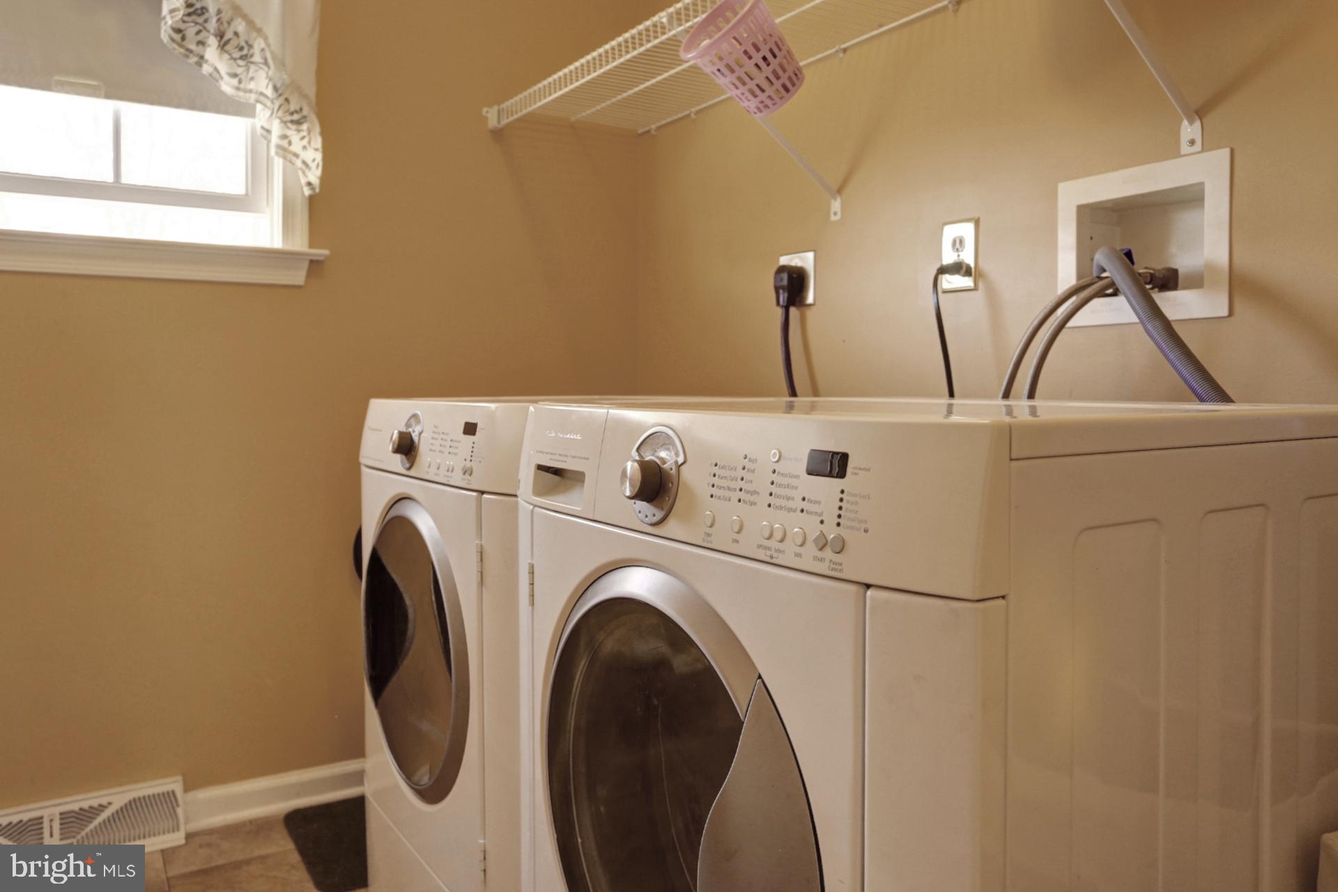 CREEKSIDE MANOR - Residential