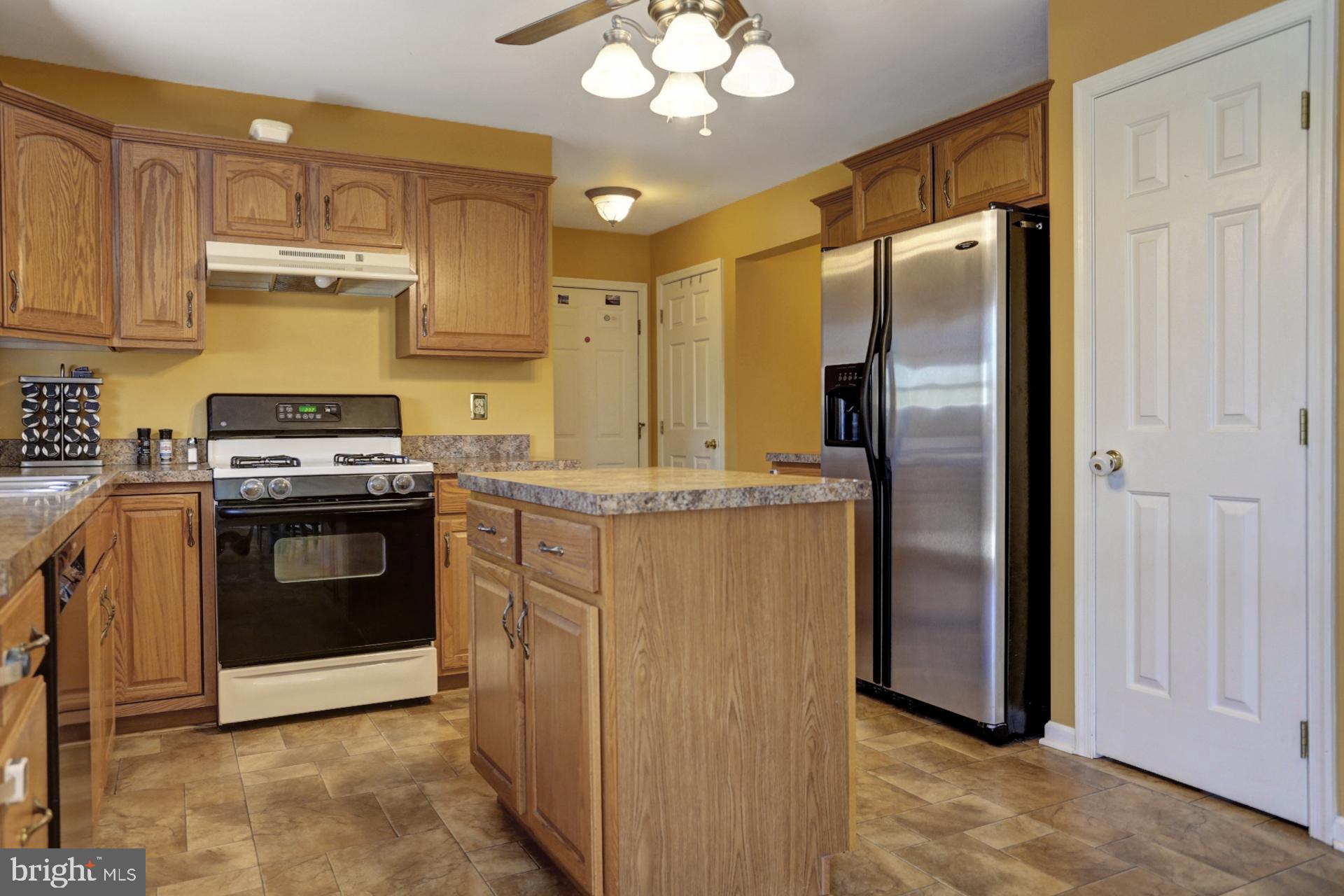 CREEKSIDE MANOR - Residential