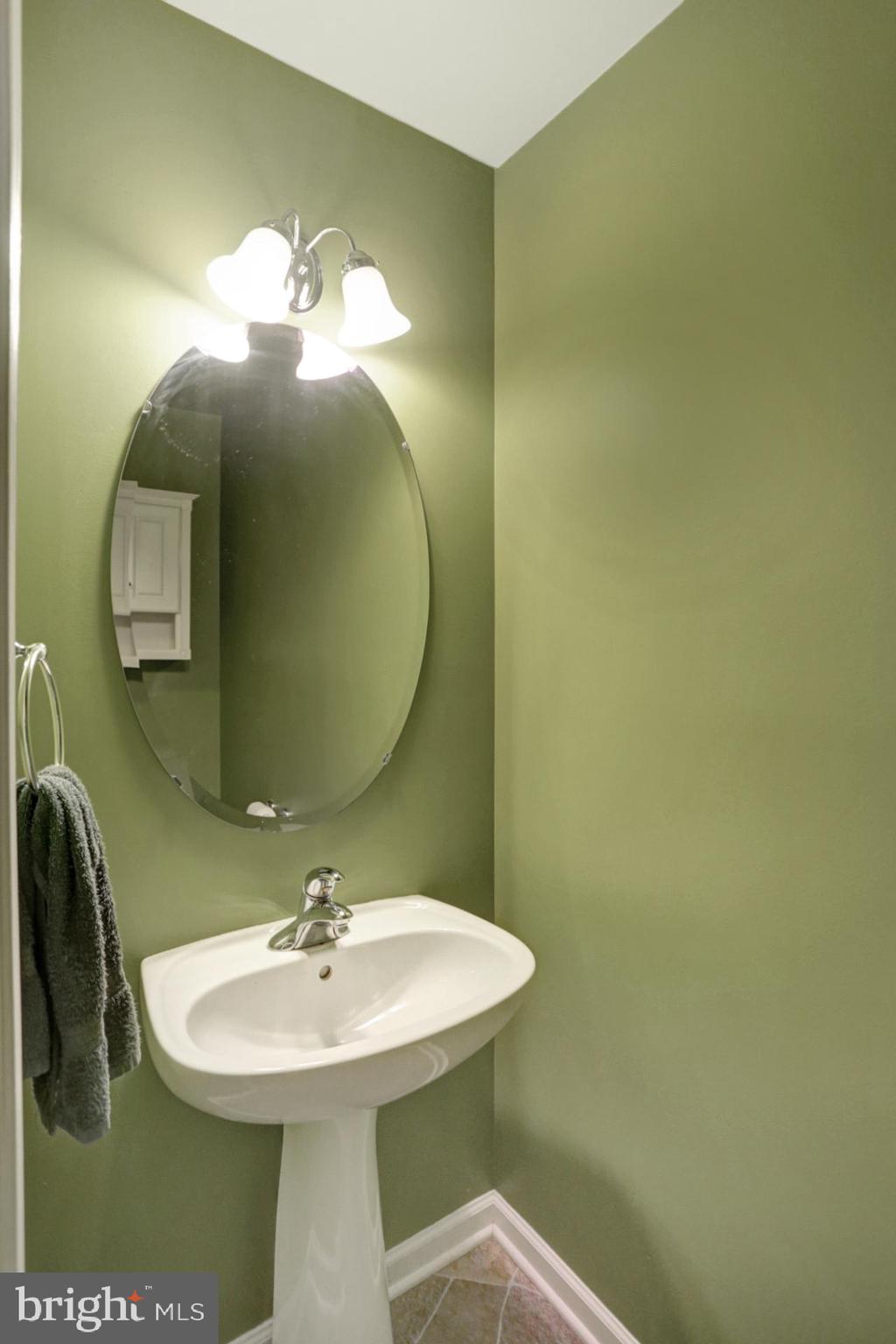 CREEKSIDE MANOR - Residential