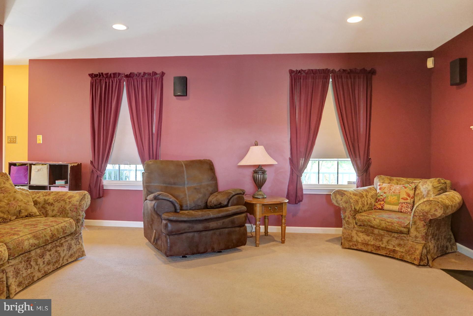 CREEKSIDE MANOR - Residential