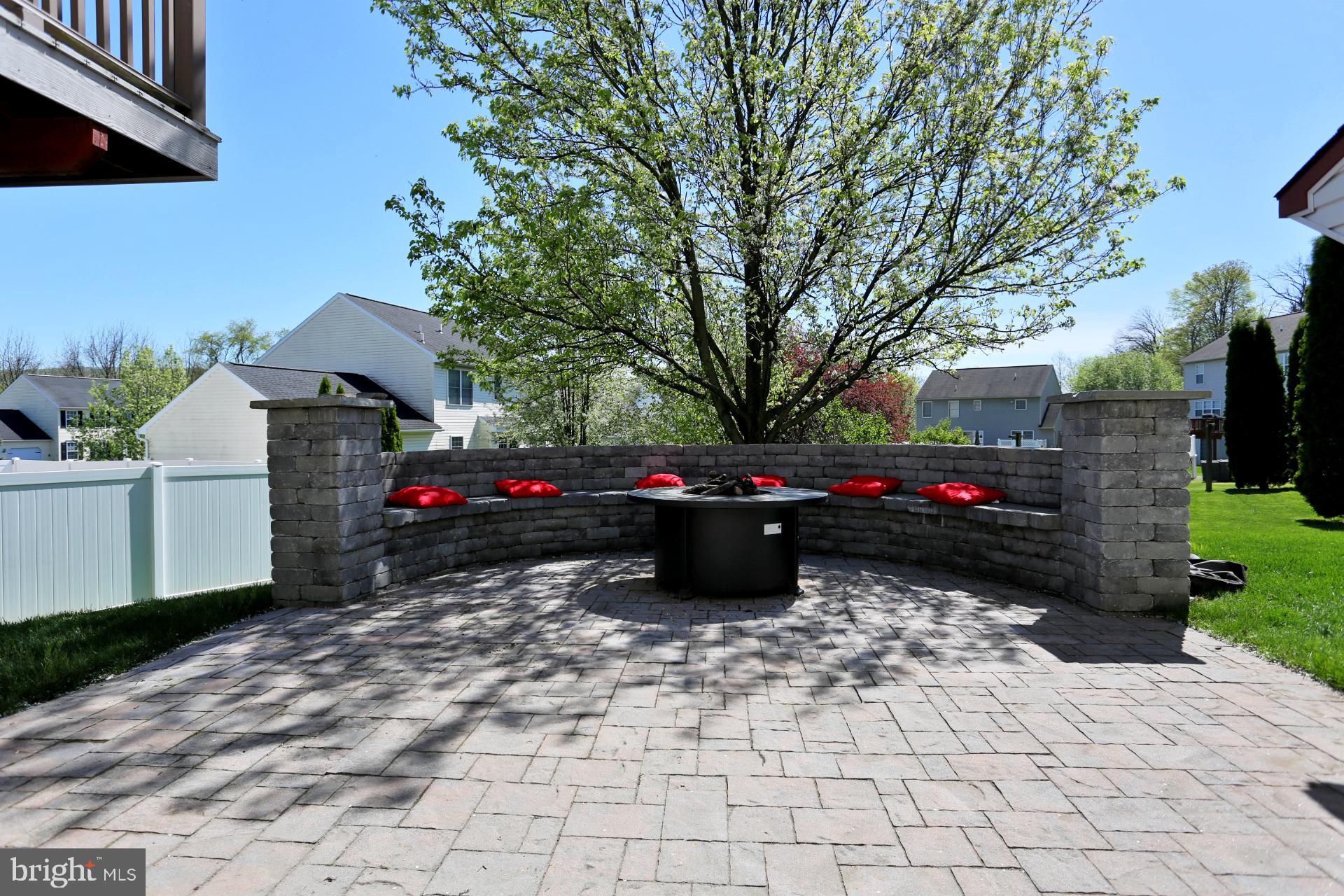 CREEKSIDE MANOR - Residential