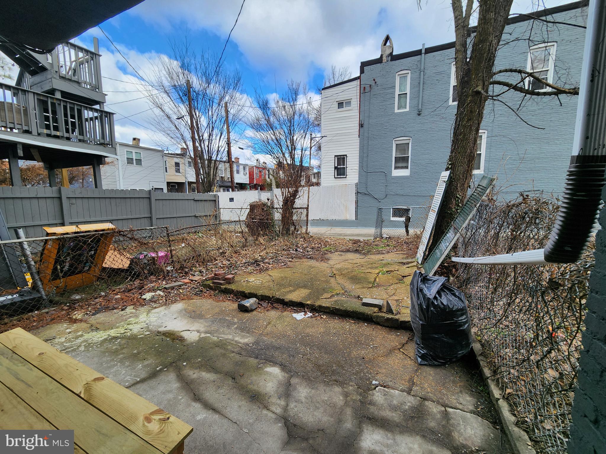 SANDTOWN-WINCHESTER - Residential