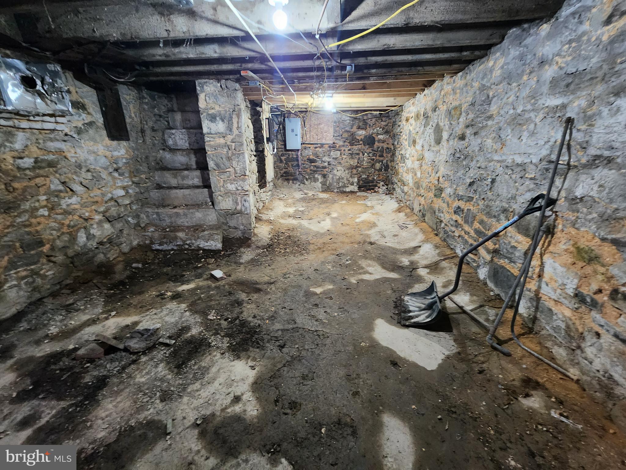 SANDTOWN-WINCHESTER - Residential