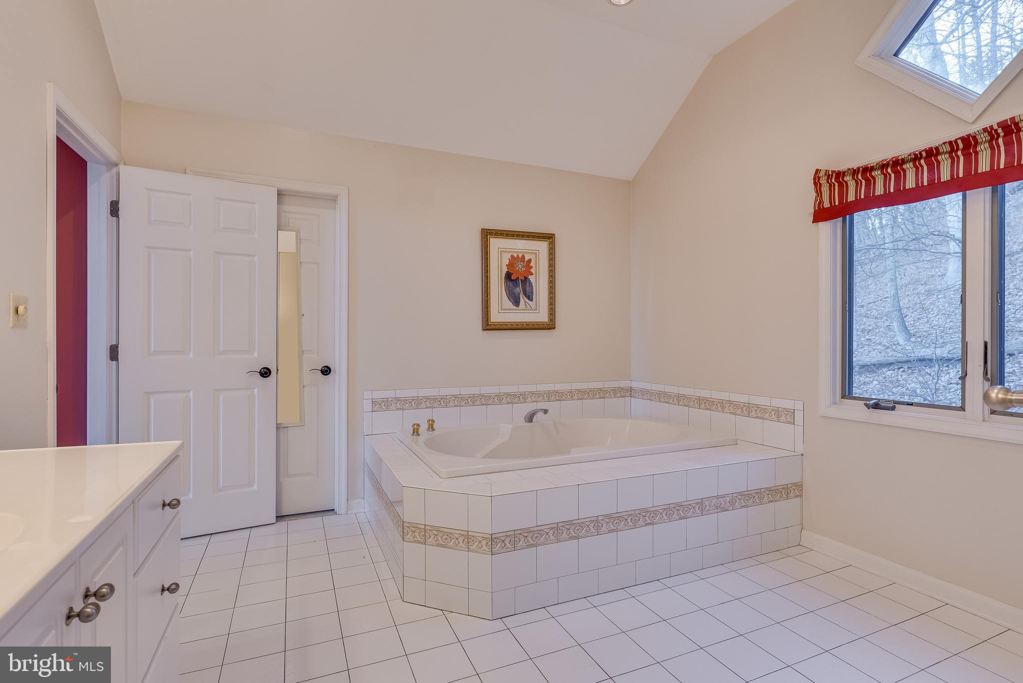 COOLFONT MOUNTAINSIDE - Residential