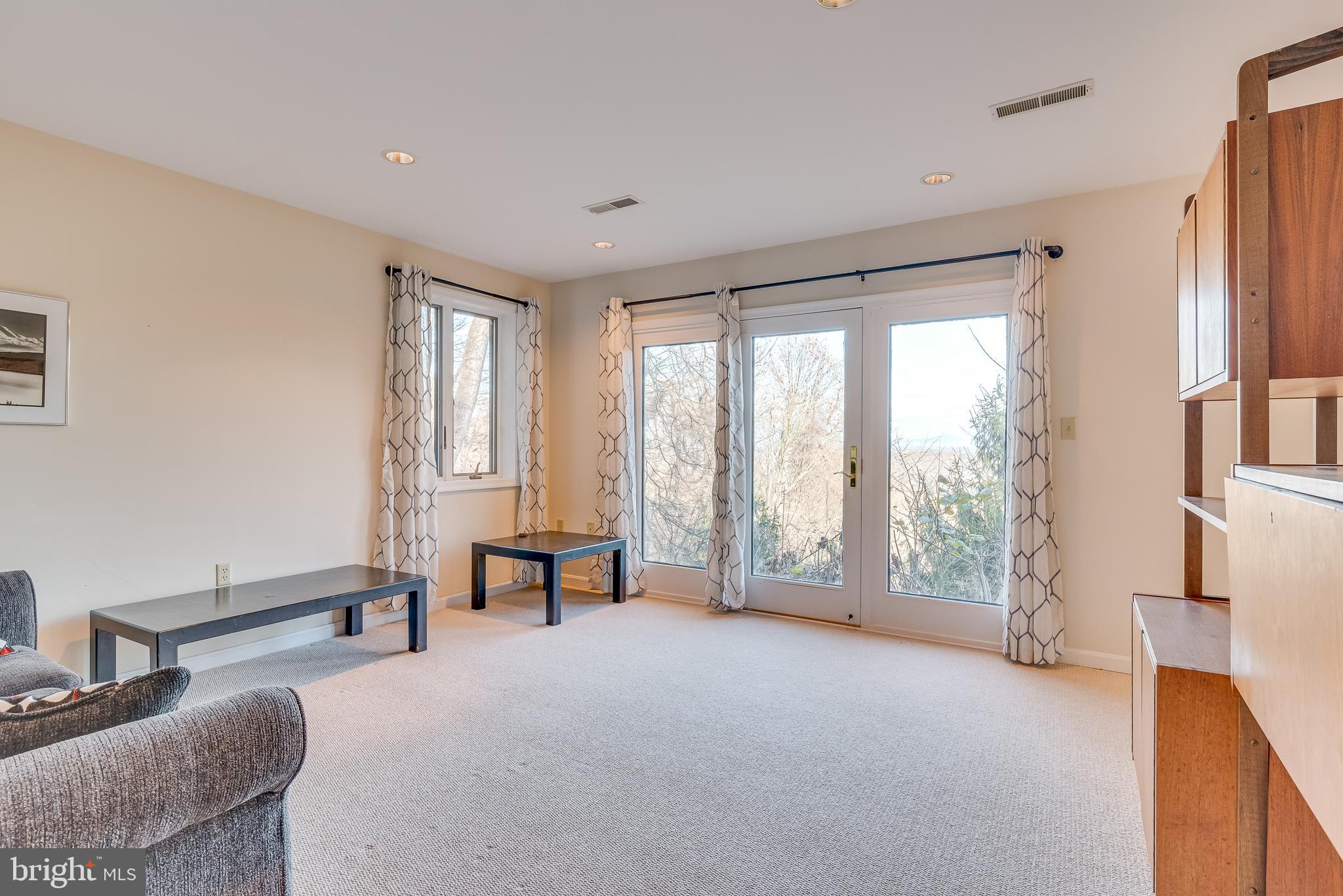 COOLFONT MOUNTAINSIDE - Residential