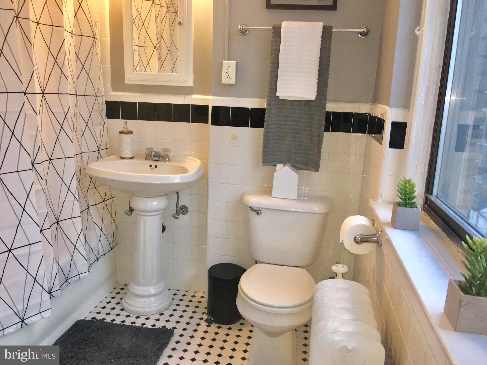 WASHINGTON SQ - Residential Lease