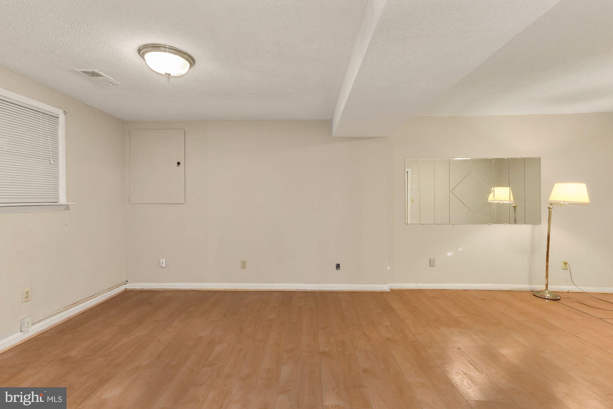 SOUTHAMPTON - Residential Lease